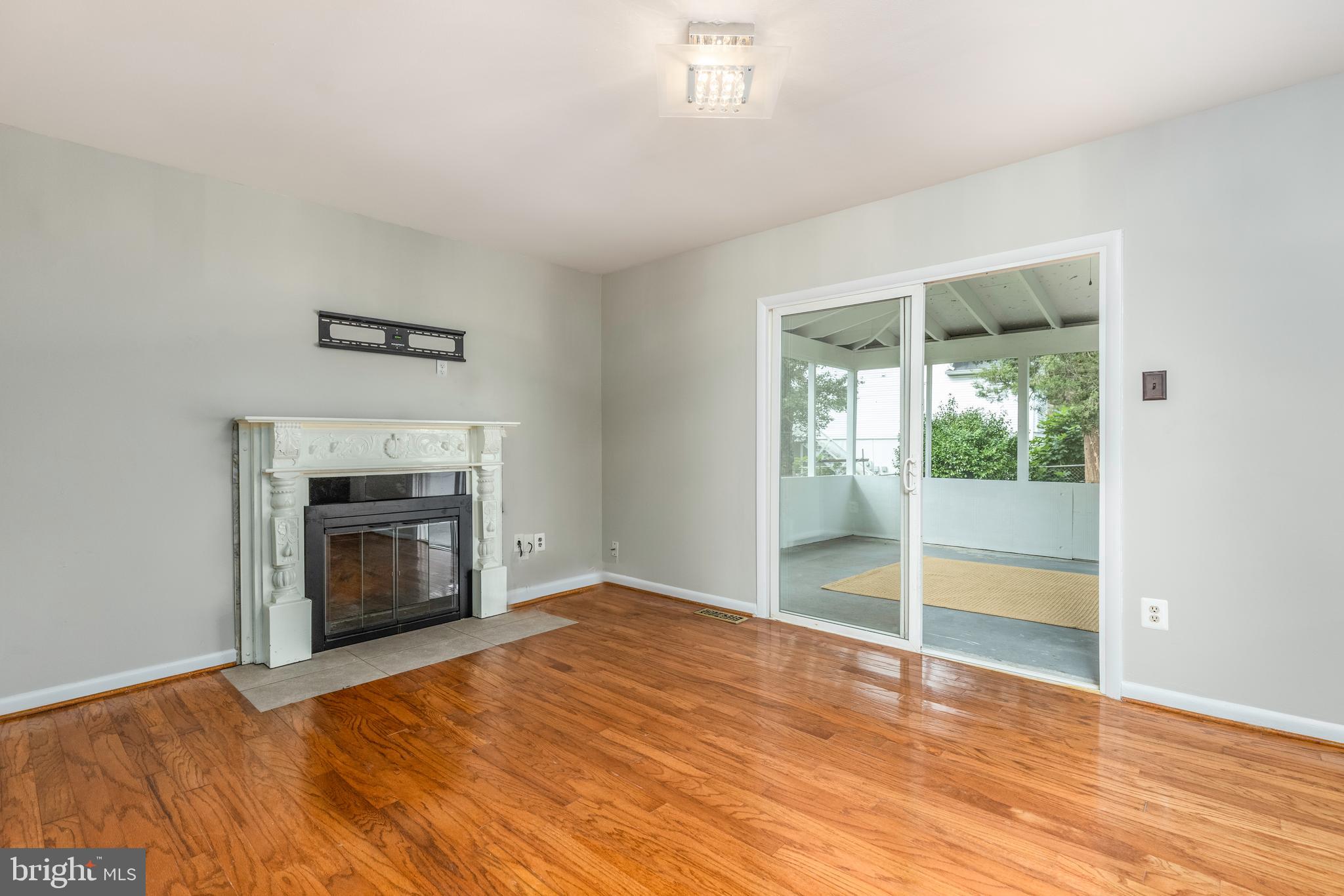 BROOKFIELD - Residential Lease