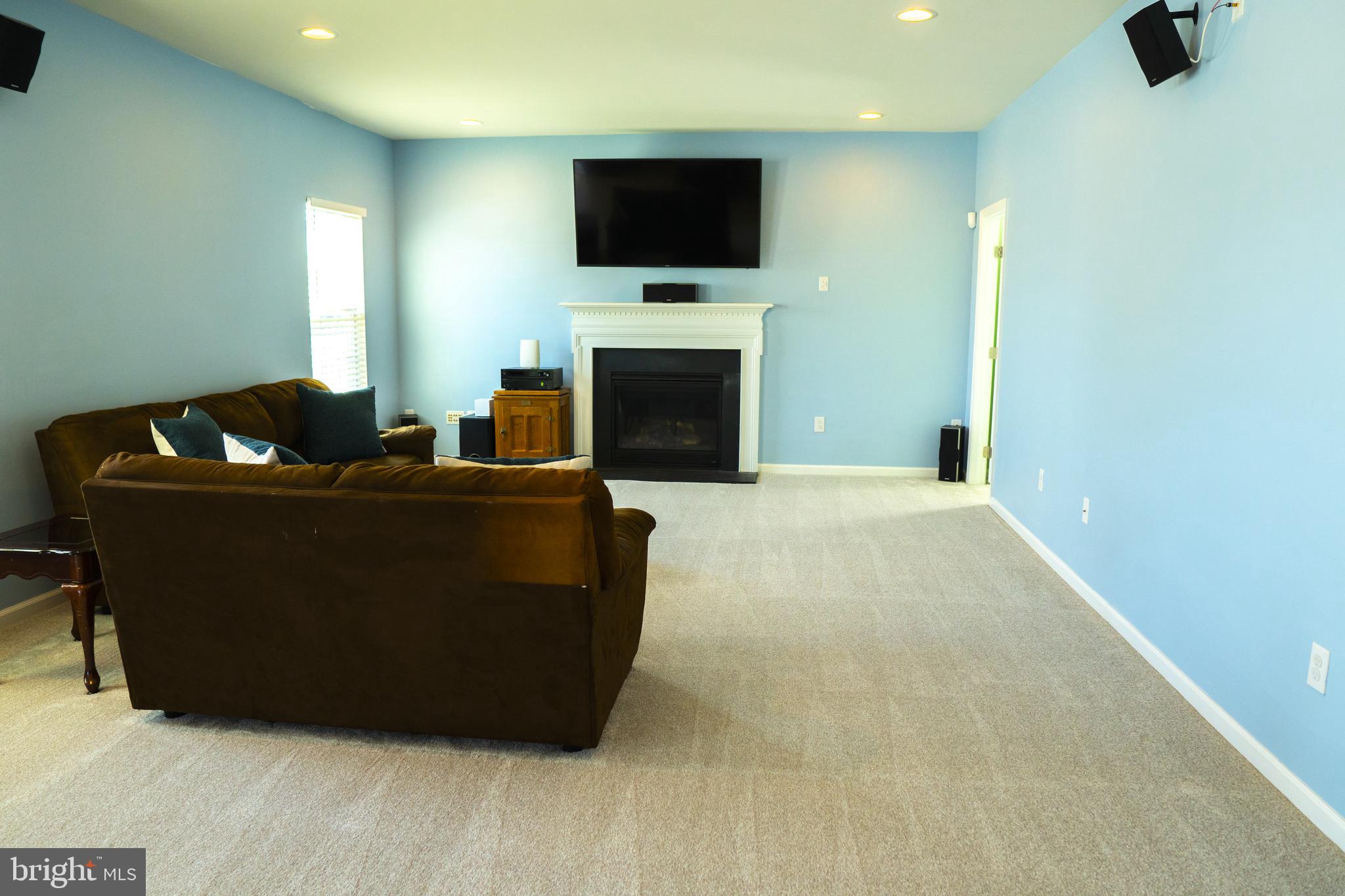 PRES AT MONTGOMERY - Residential