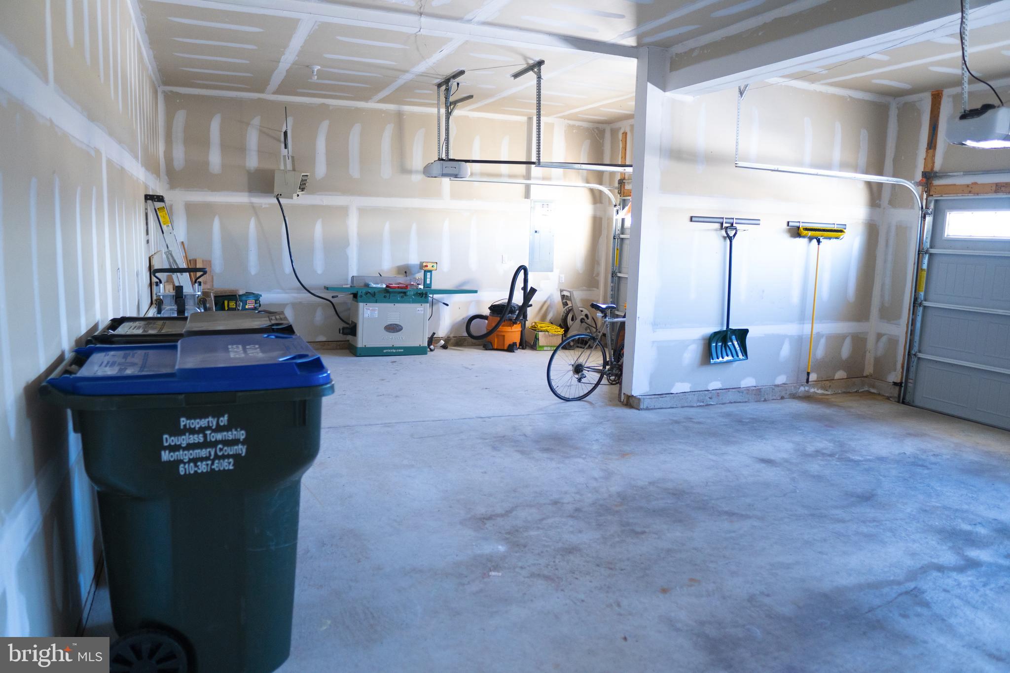 PRES AT MONTGOMERY - Residential