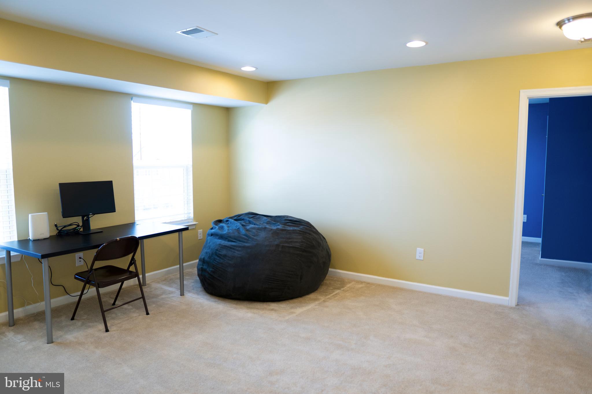 PRES AT MONTGOMERY - Residential