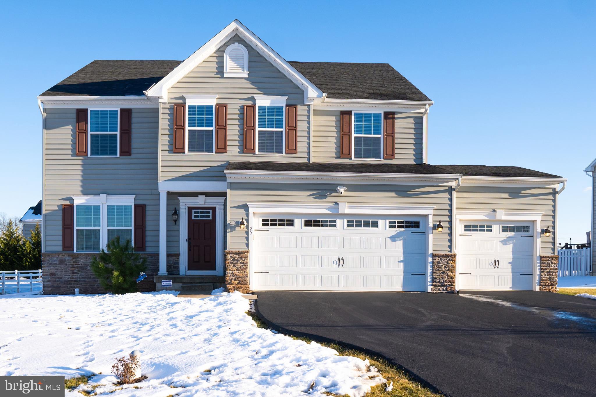 PRES AT MONTGOMERY - Residential