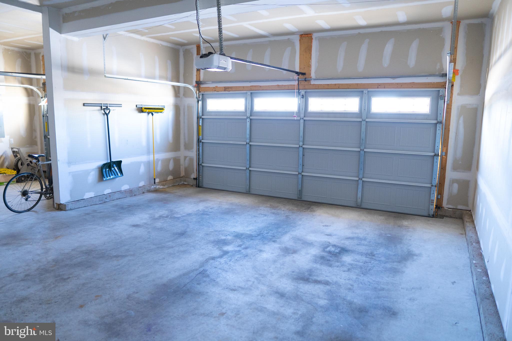 PRES AT MONTGOMERY - Residential