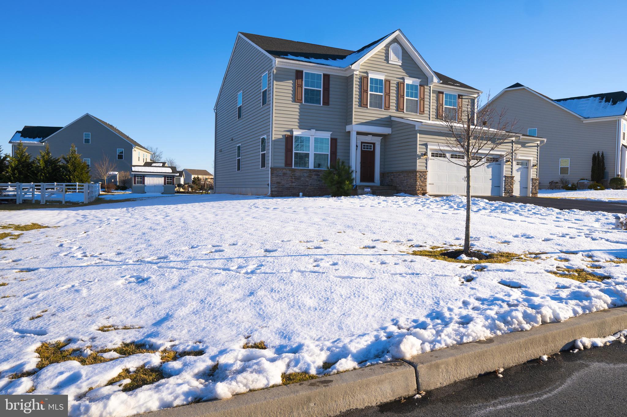 PRES AT MONTGOMERY - Residential