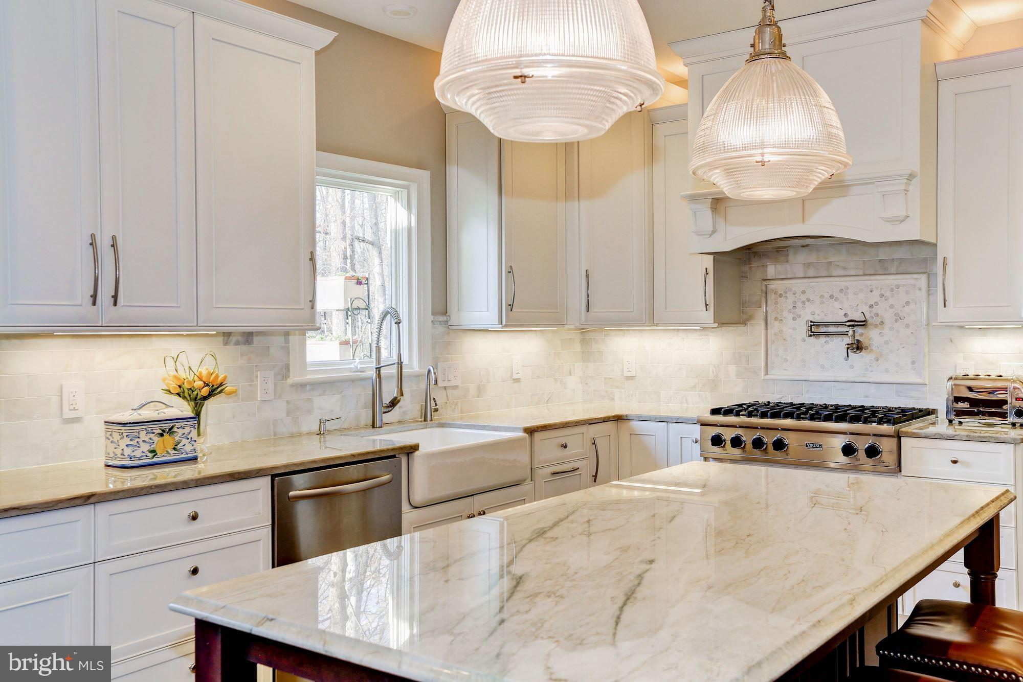 POTOMAC OUTSIDE - Residential