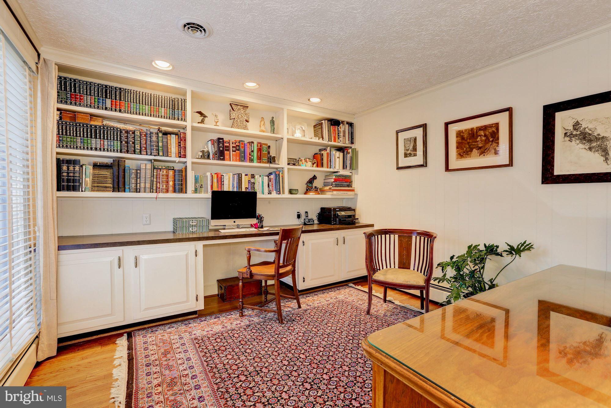 POTOMAC OUTSIDE - Residential