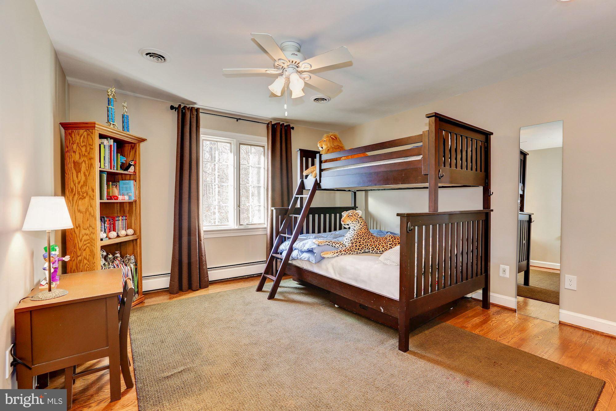 POTOMAC OUTSIDE - Residential