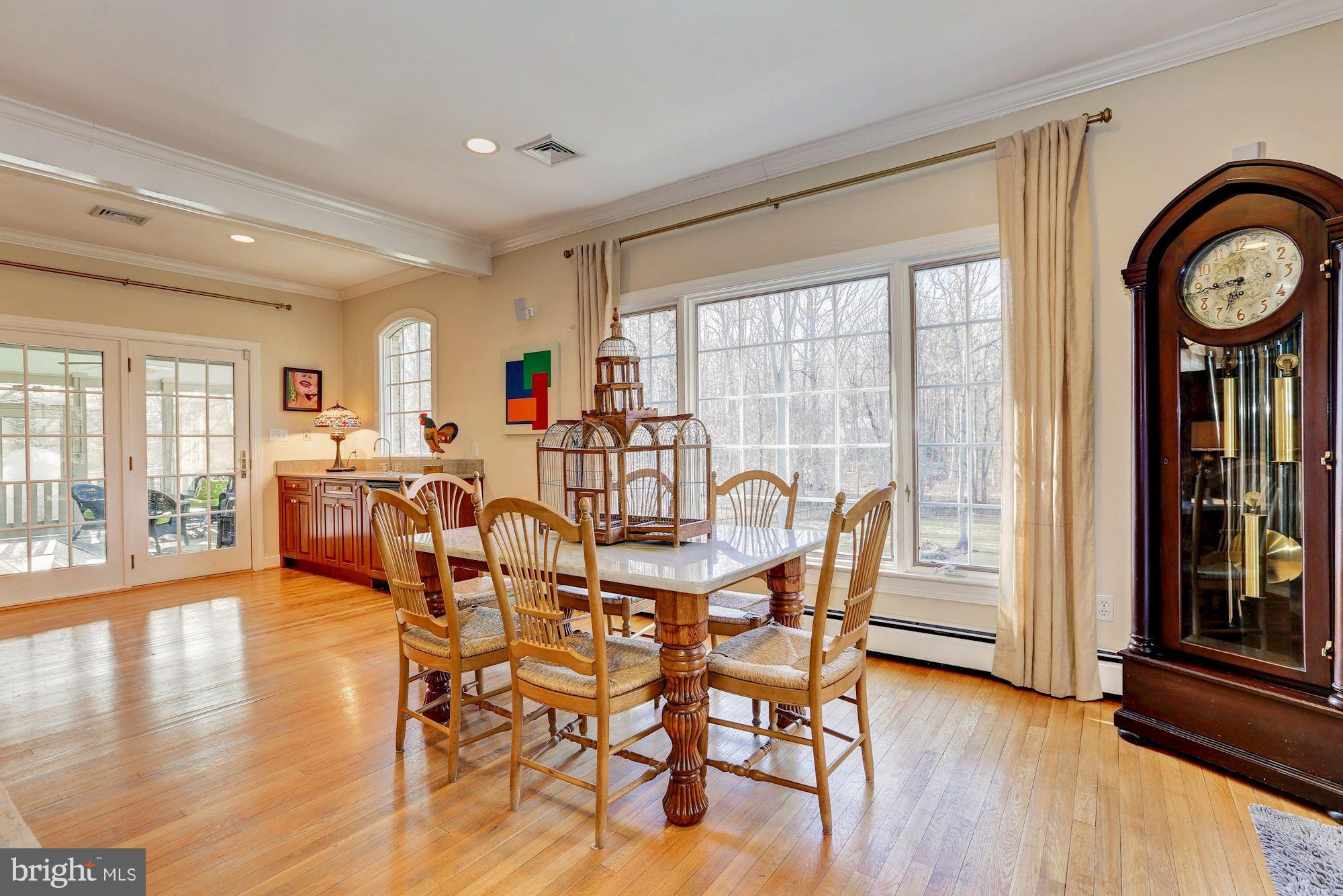 POTOMAC OUTSIDE - Residential