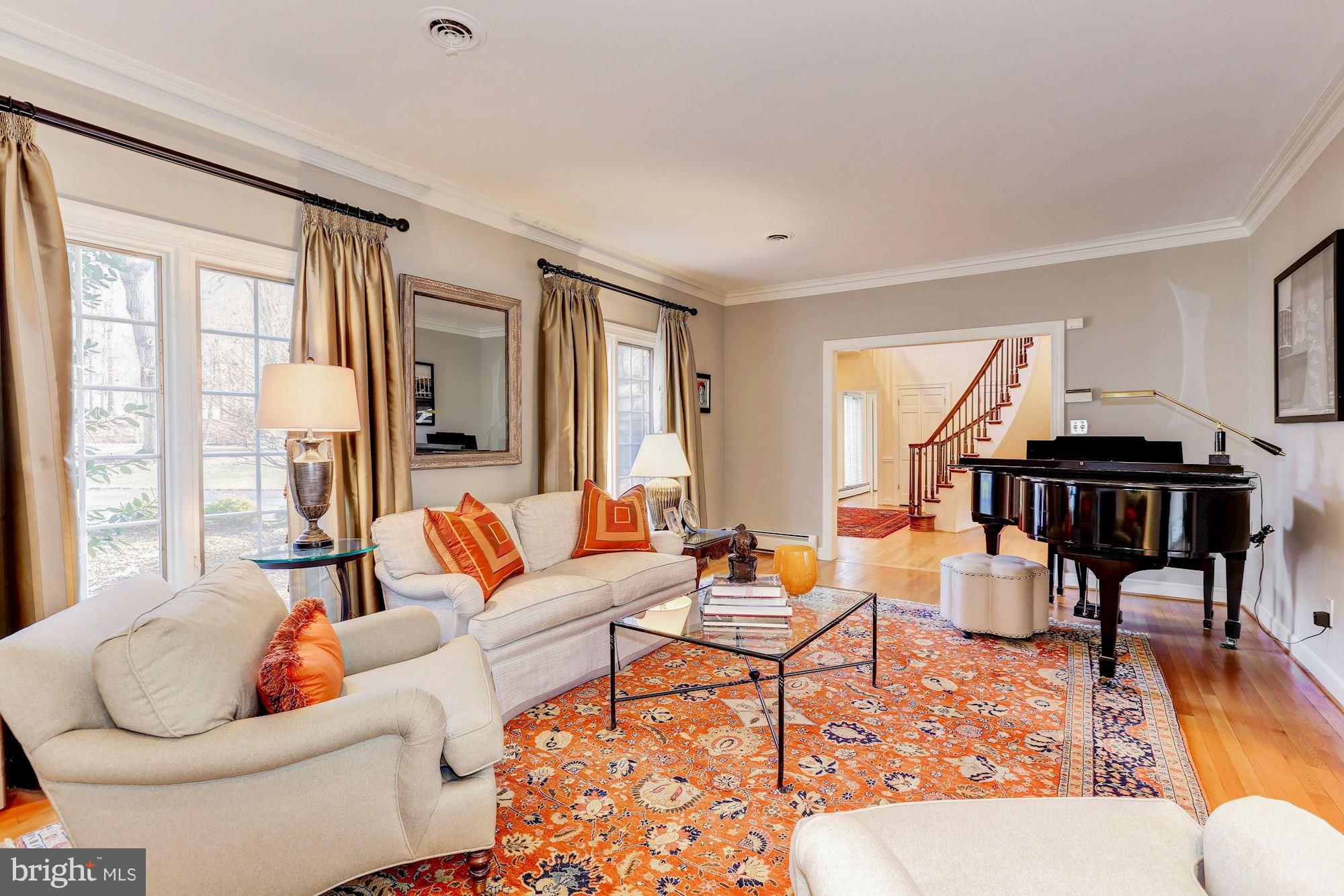 POTOMAC OUTSIDE - Residential