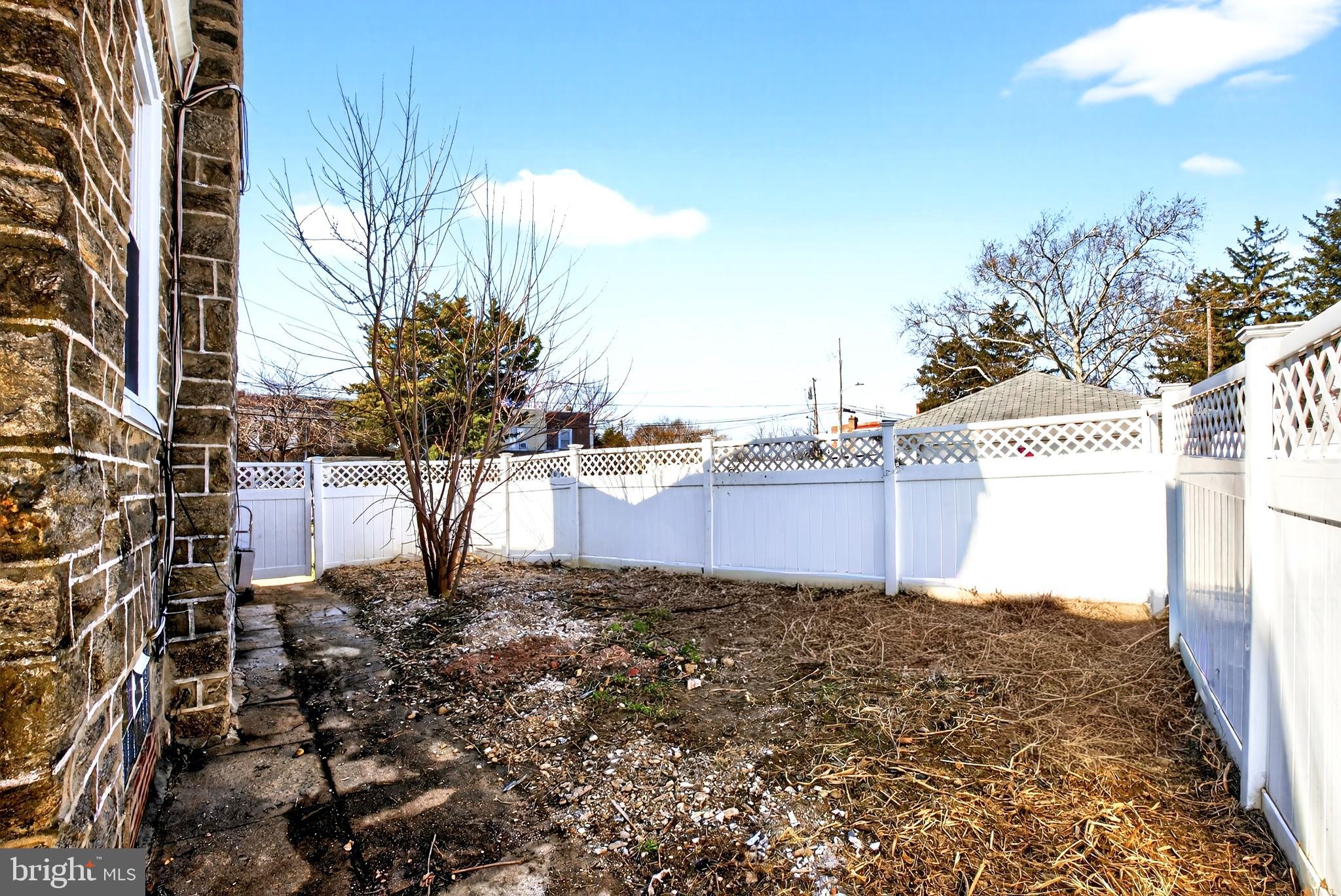 LAWNCREST - Residential