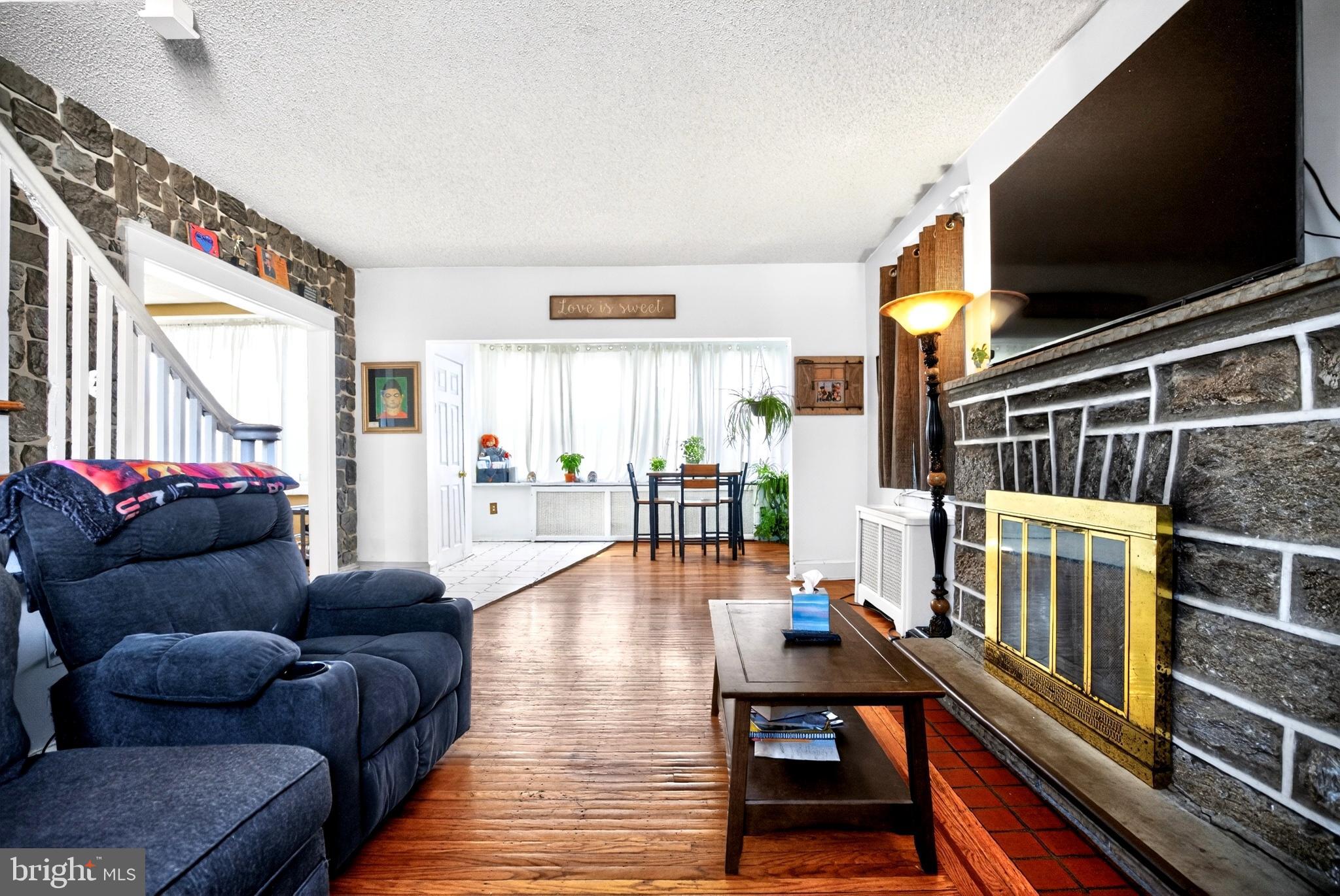 LAWNCREST - Residential