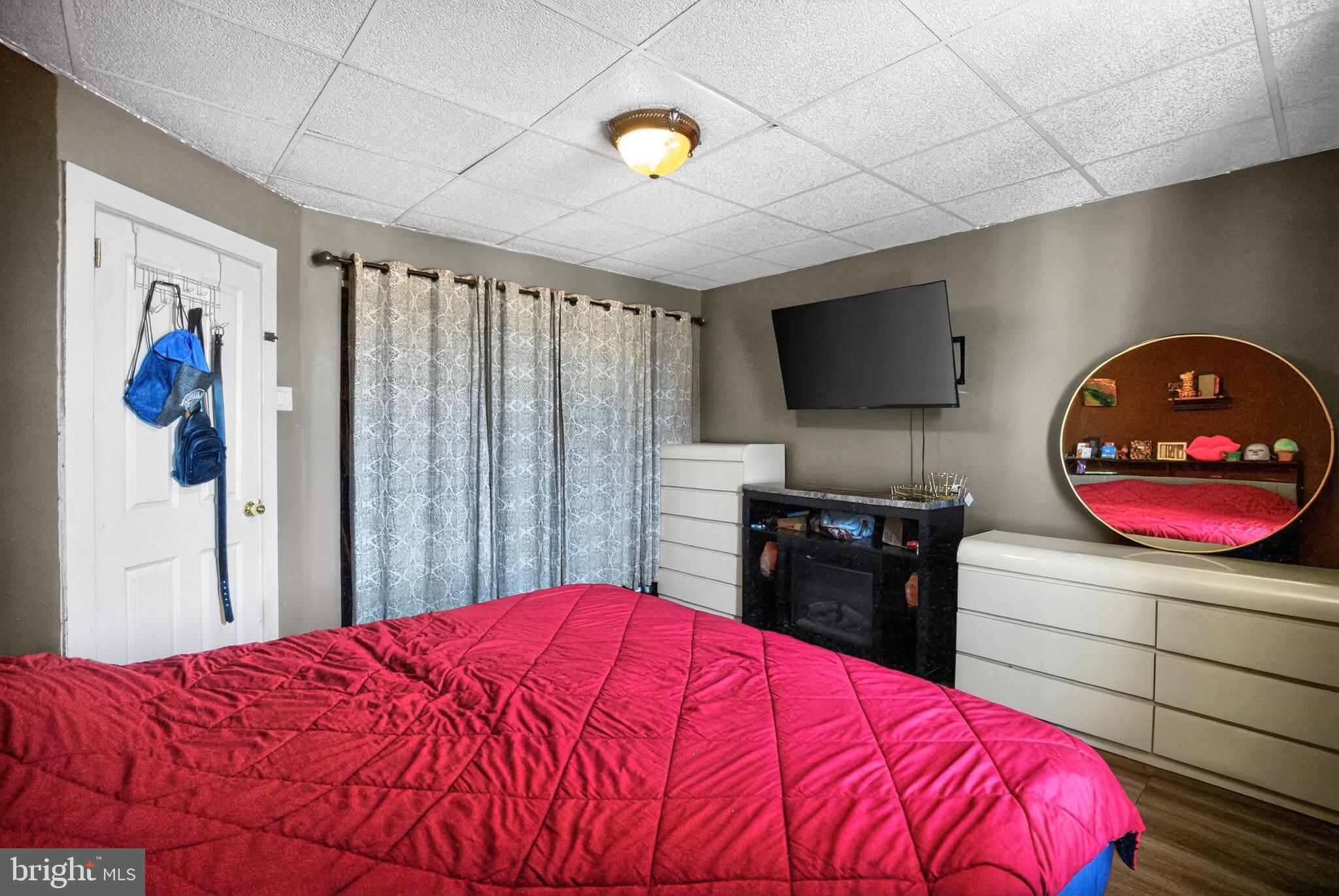 LAWNCREST - Residential