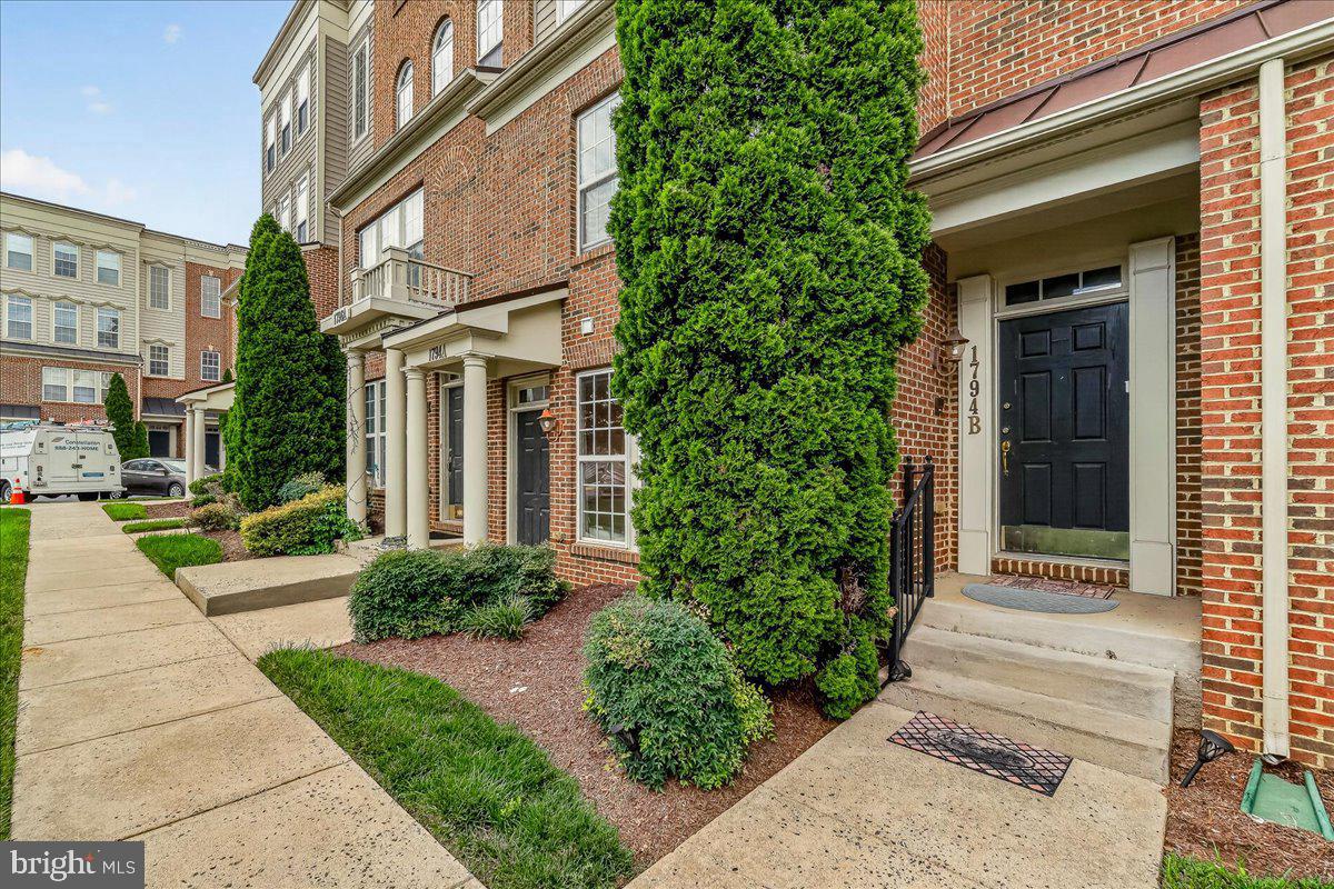 1794 POOLSIDE WAY B 24-B