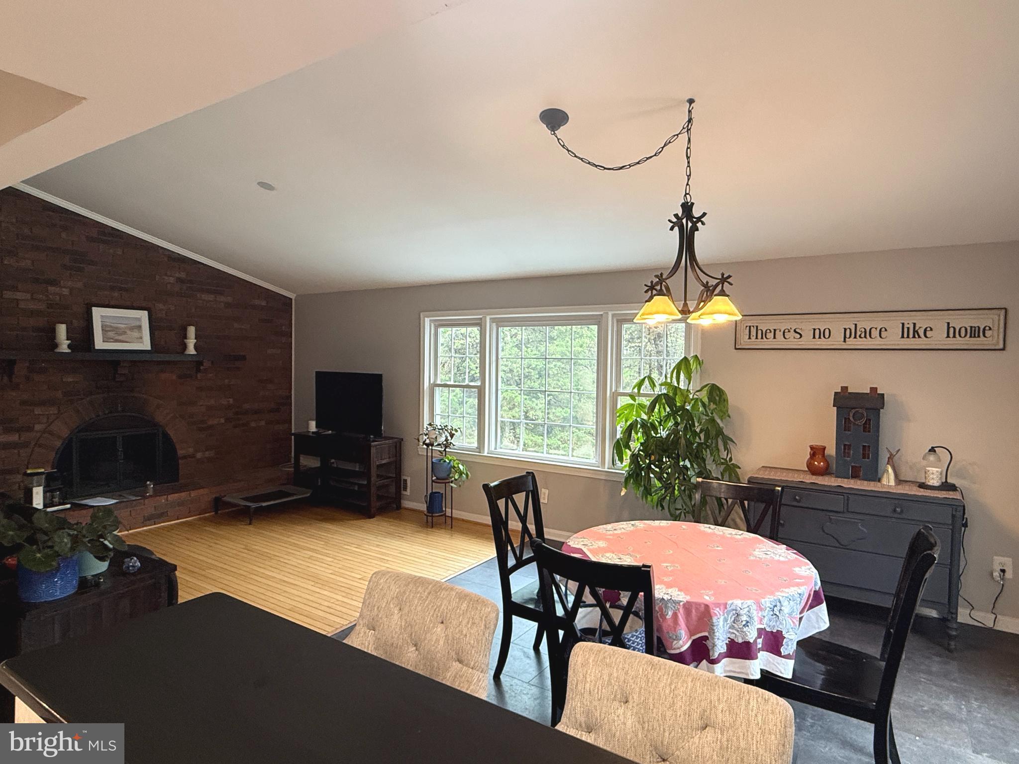 40719 WOODSIDE PLACE