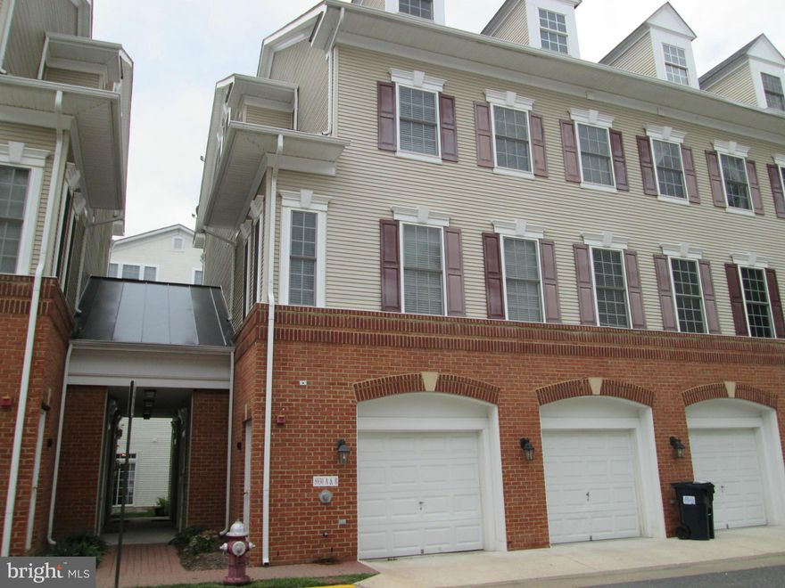 Make Offer on Renovated 3 BR,+ Loft, 3 LVL TH,New Carpet/Paint, Grantie CT's, Custom Trim & Built-in Unit & hardware & lighting,  HW Floors, Lux Master Bath, Soaking Tub, & Sep Shower! Huge Walk-in Closet! shows well, go & show! Replaced: washer,dryer,oven & fridge & Staged! Jus1 block to sought-after Lorton VRE(Train to DC)& Lorton Town center! 10 minute commute to Ft. Belvoir! MUST SEE!