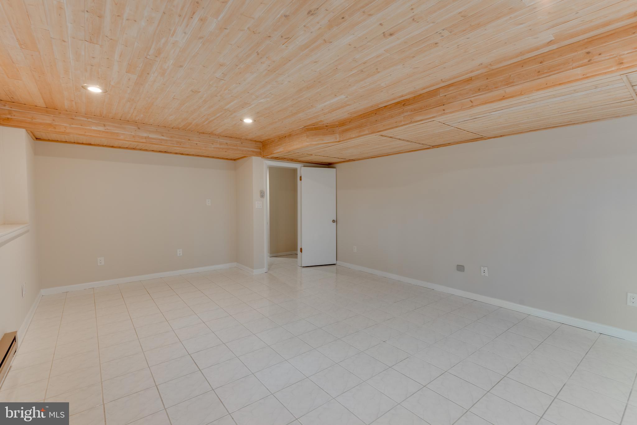 BRETON BAY ESTATES - Residential