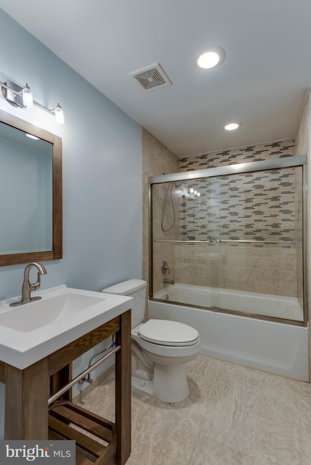 BRETON BAY ESTATES - Residential