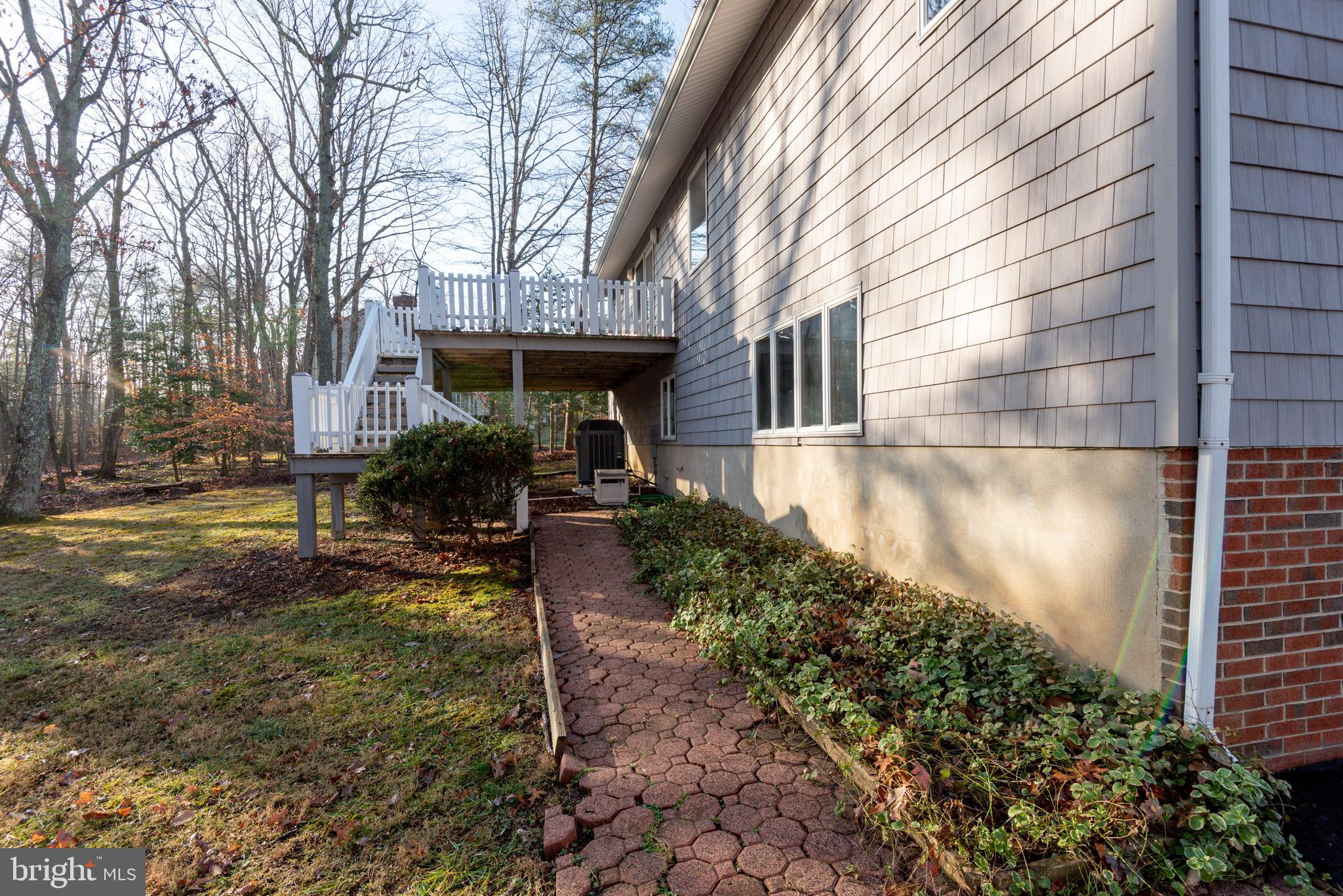 BRETON BAY ESTATES - Residential