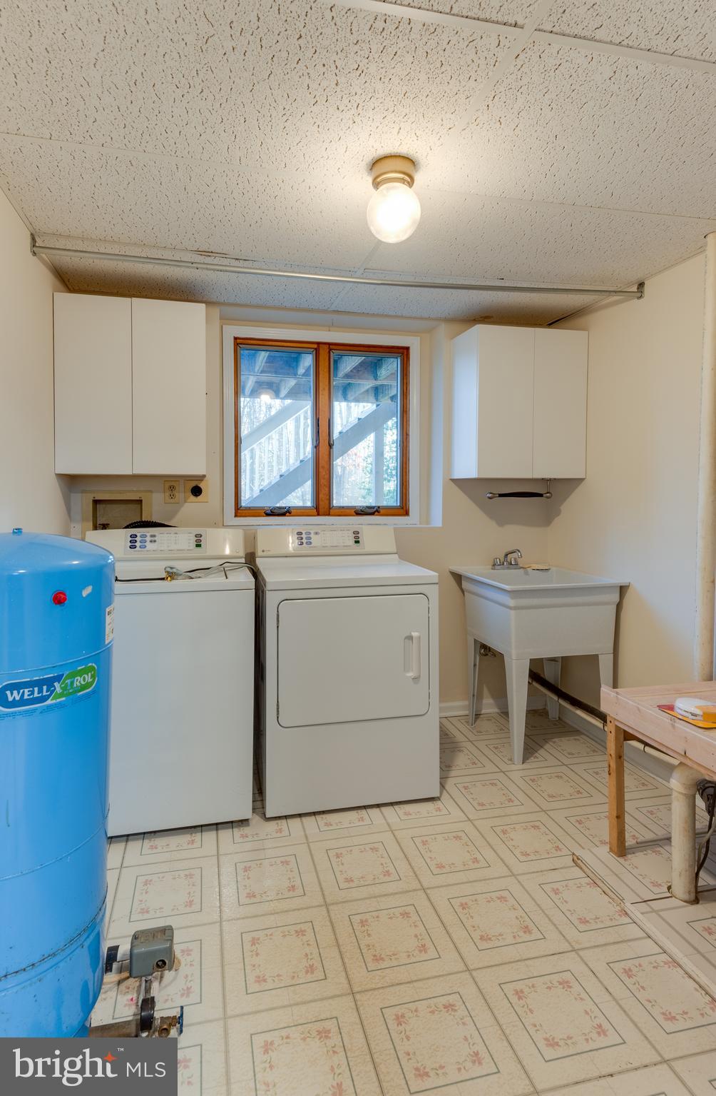 BRETON BAY ESTATES - Residential