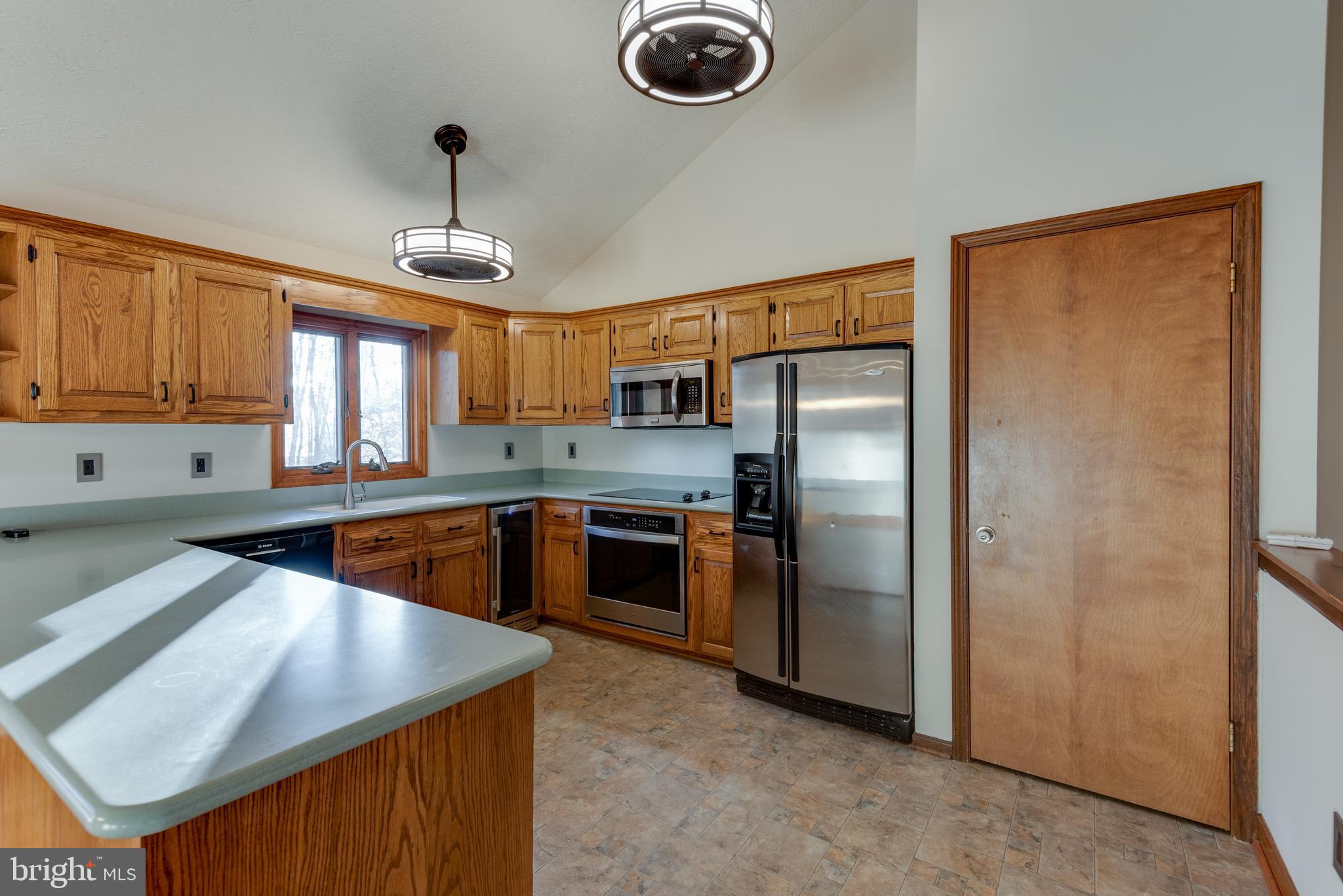 BRETON BAY ESTATES - Residential