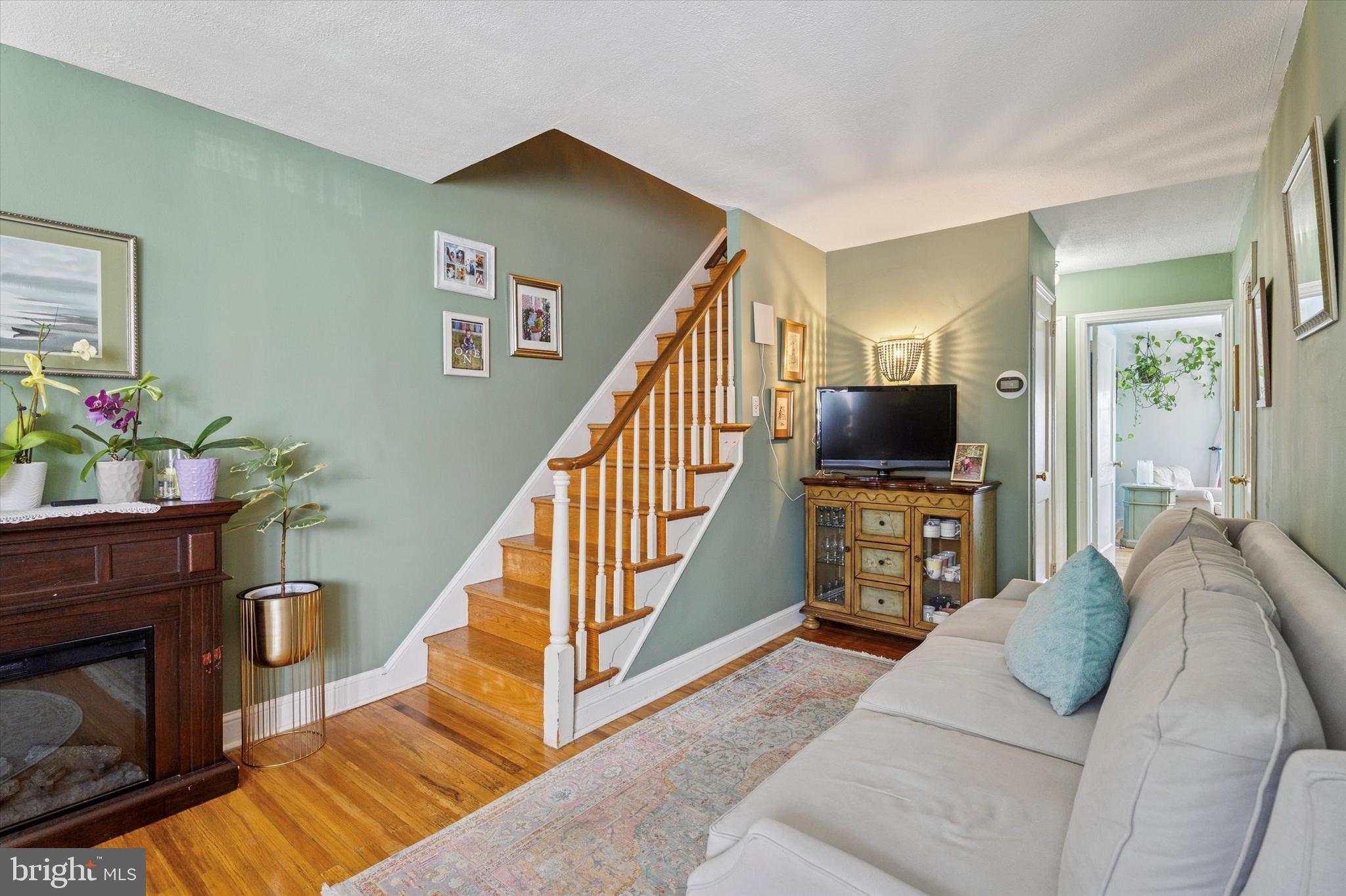1133 AGNEW DRIVE