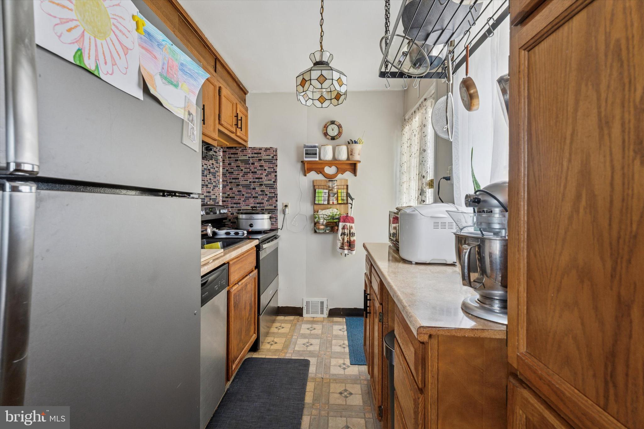 1133 AGNEW DRIVE