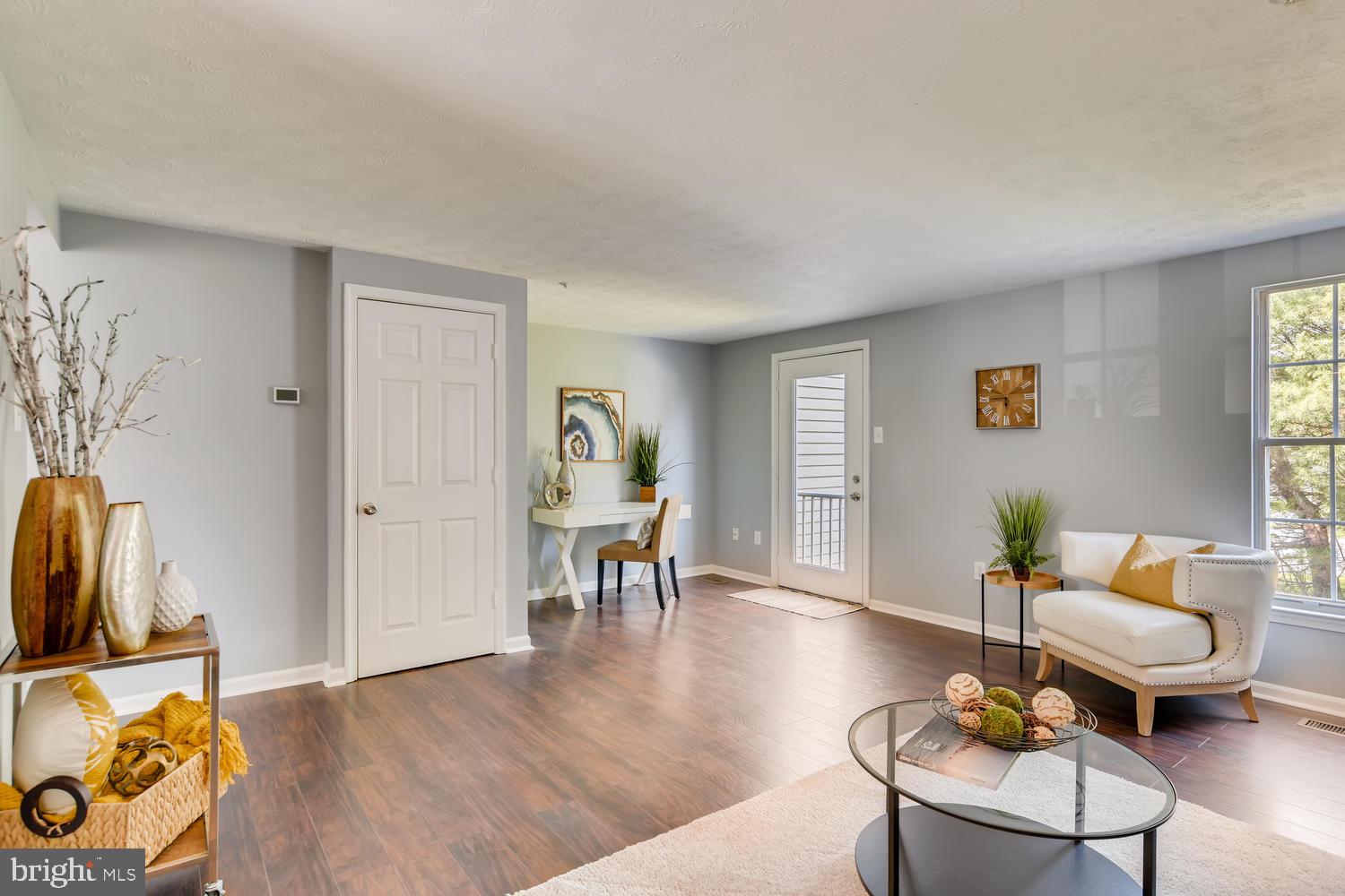 BRENTWOOD CONDO - Residential