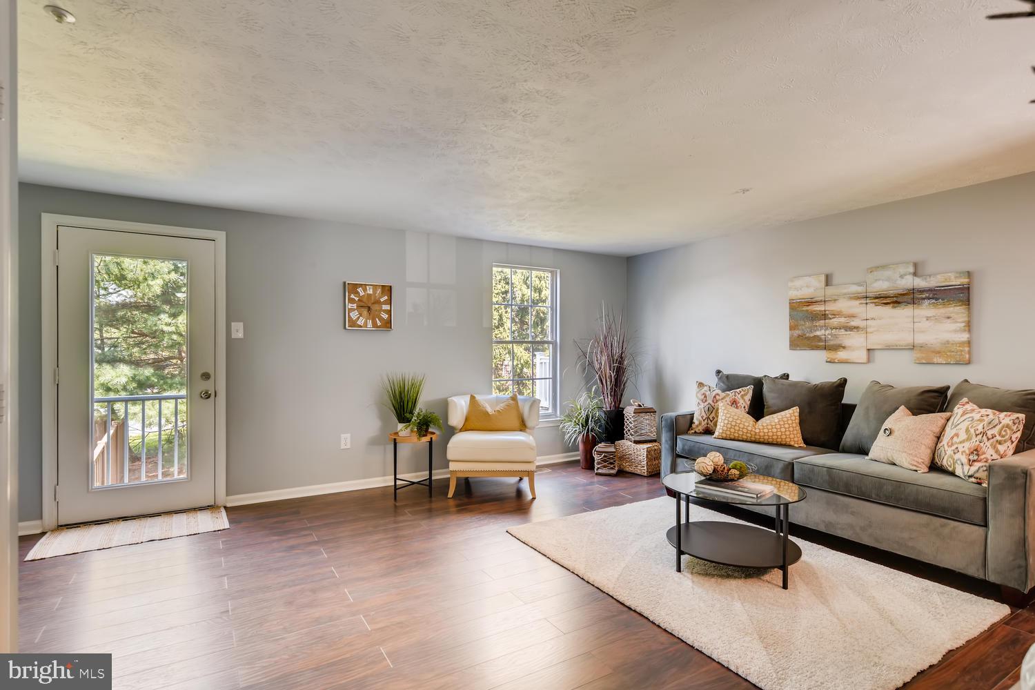 BRENTWOOD CONDO - Residential