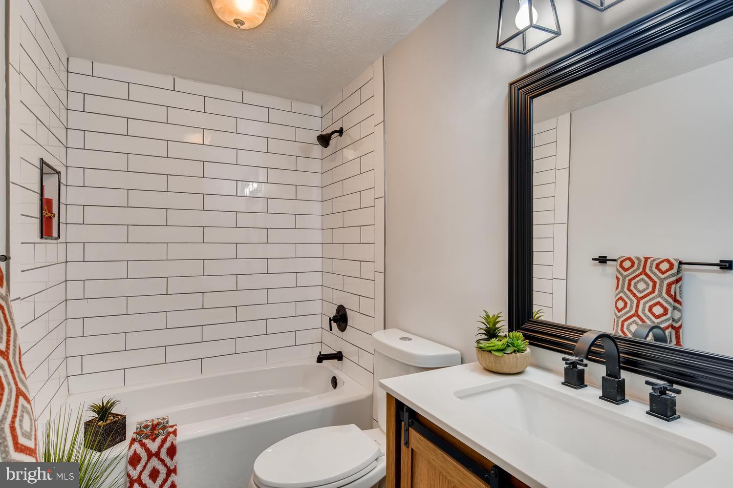 BRENTWOOD CONDO - Residential