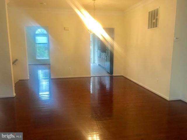 SOUTH RIDING - Residential Lease