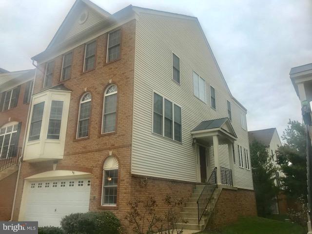 SOUTH RIDING - Residential Lease