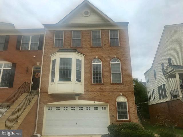 SOUTH RIDING - Residential Lease