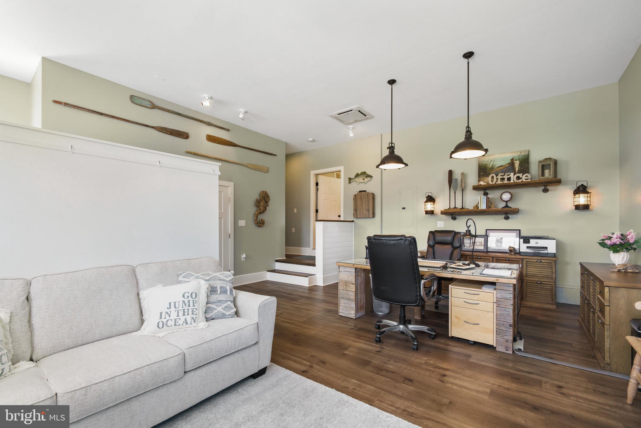 GOVERNOR GRASON MANOR - Residential