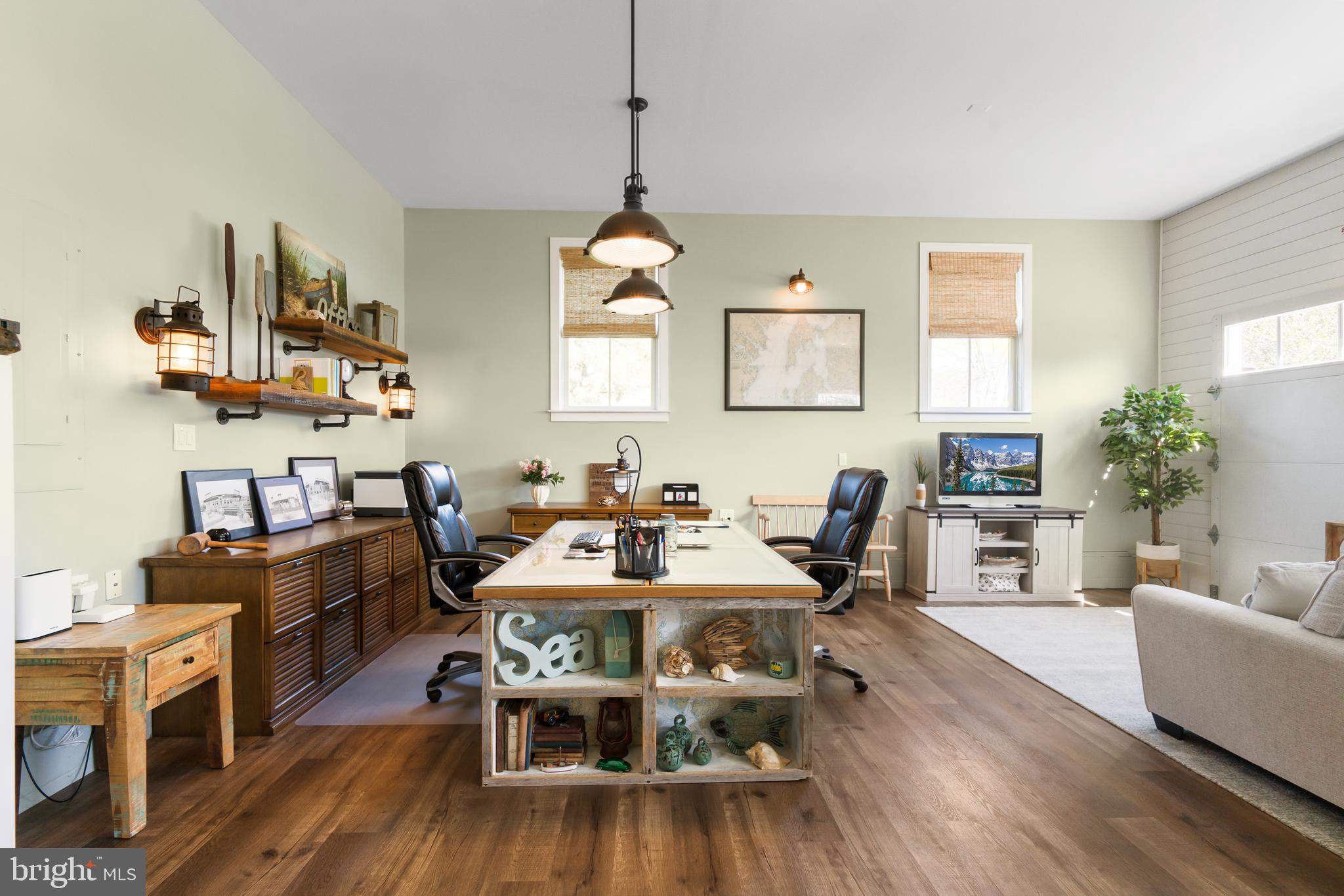 GOVERNOR GRASON MANOR - Residential