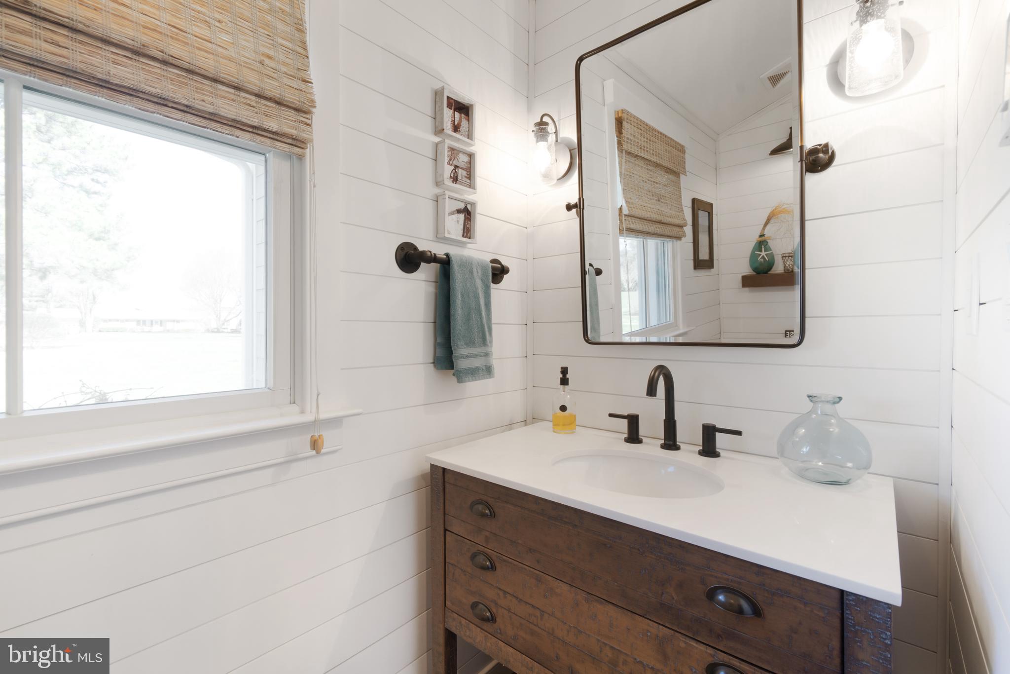 GOVERNOR GRASON MANOR - Residential