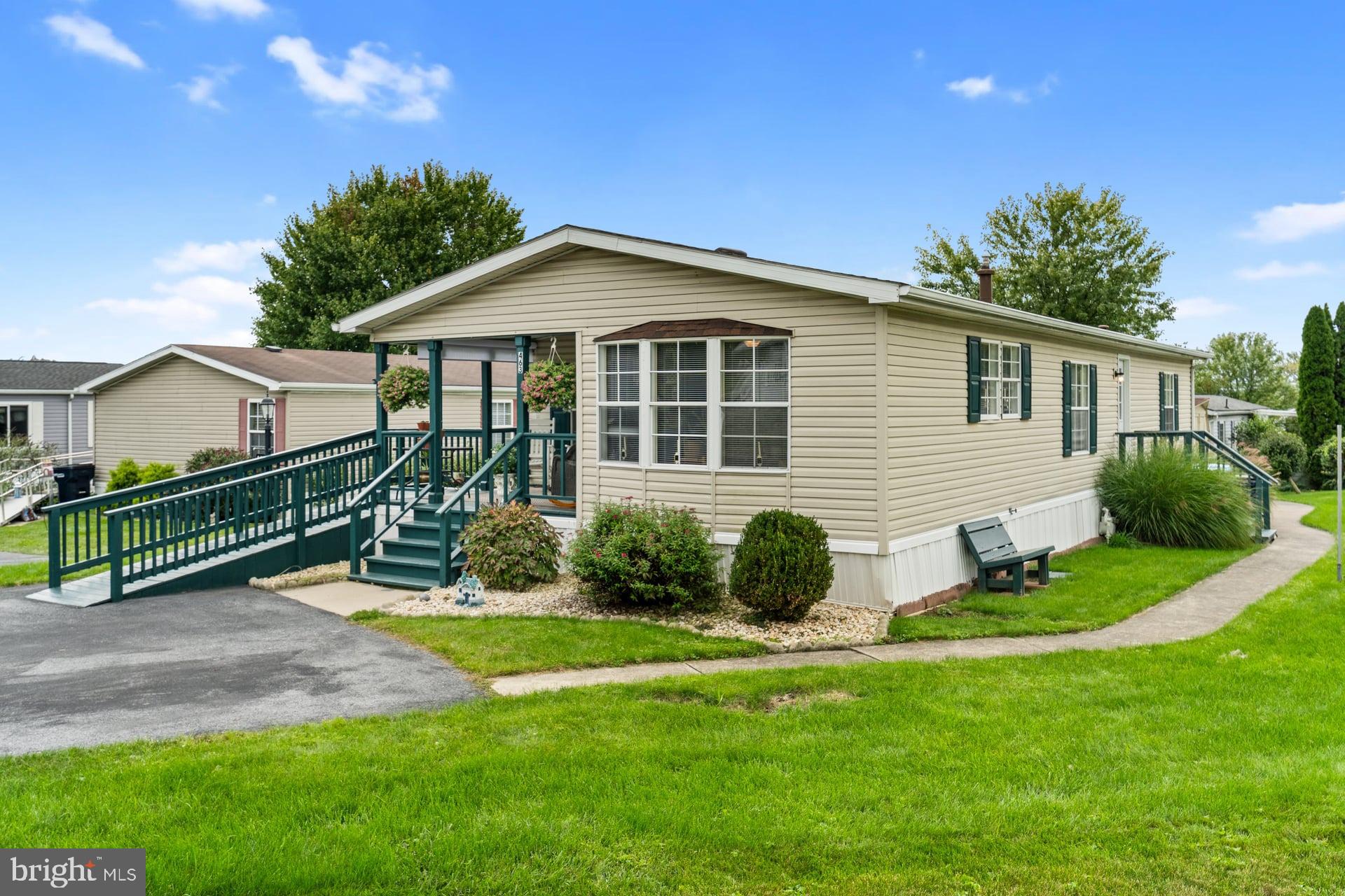 463 W CEDAR STREET
