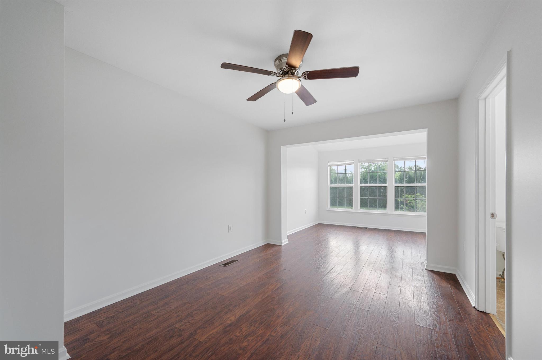 COLONIAL HILLS - Residential