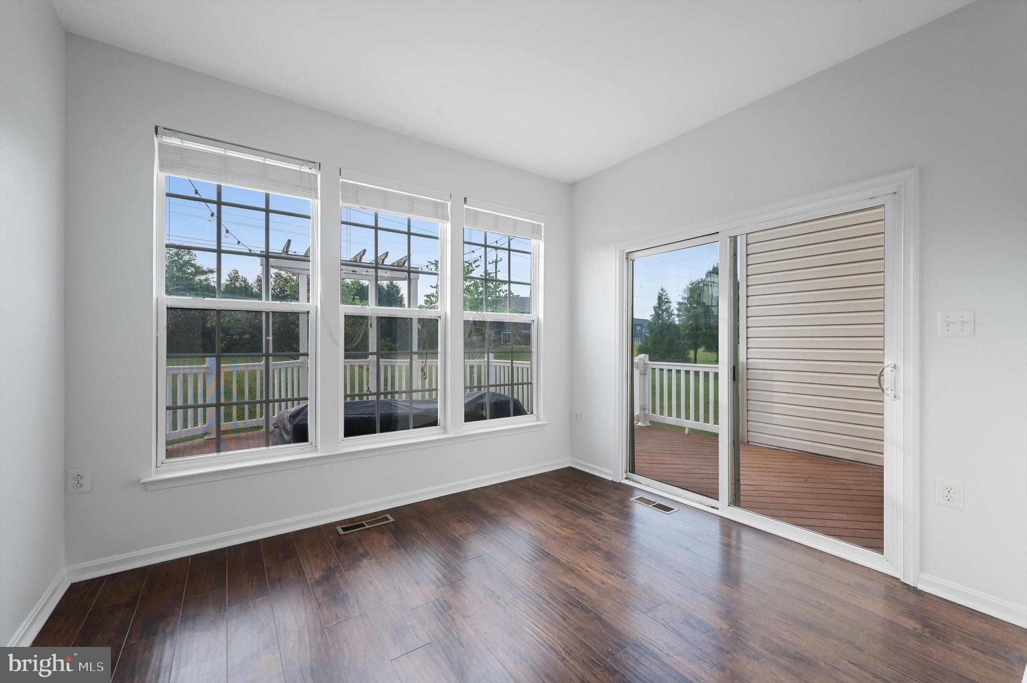 COLONIAL HILLS - Residential