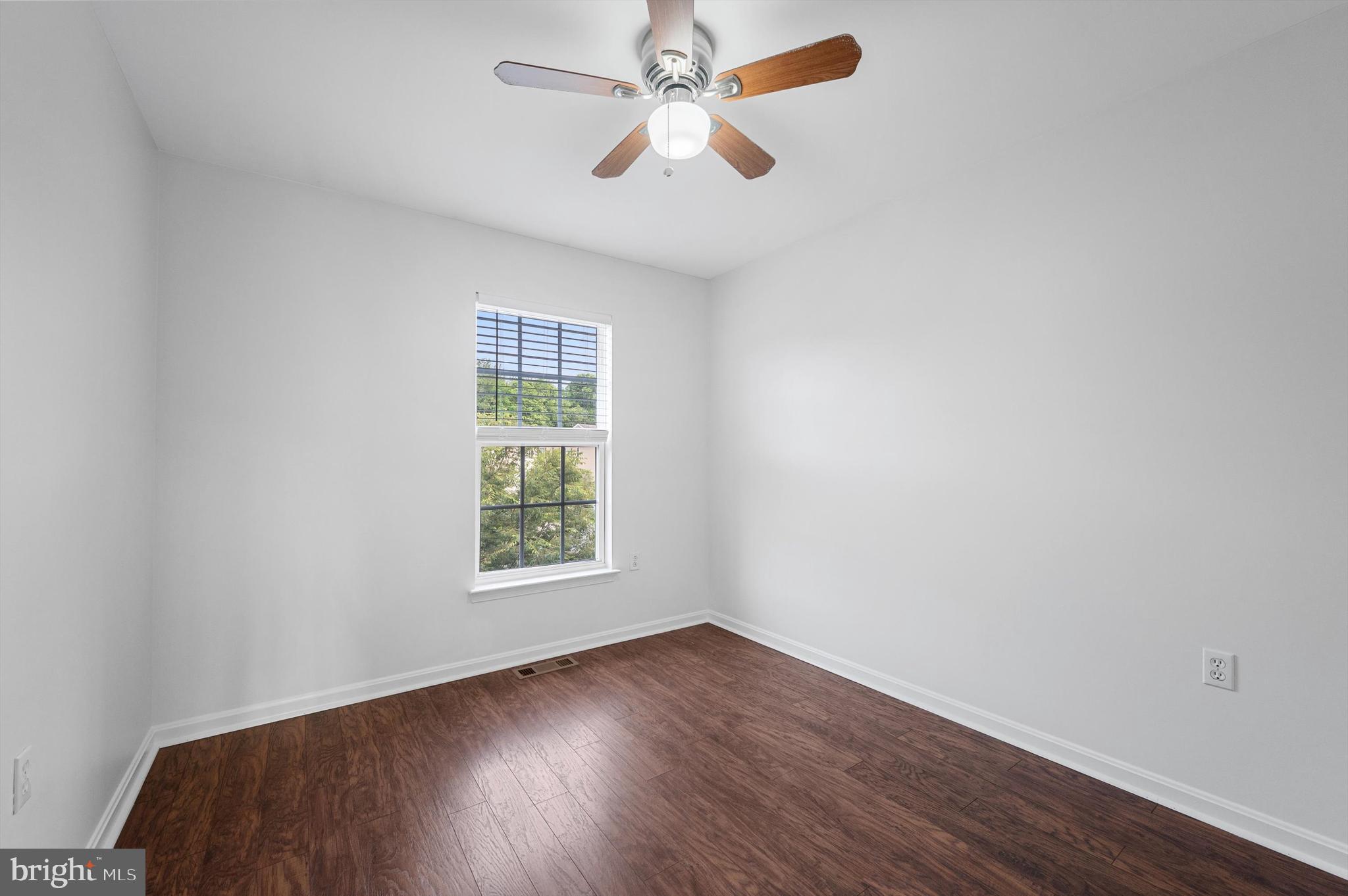 COLONIAL HILLS - Residential