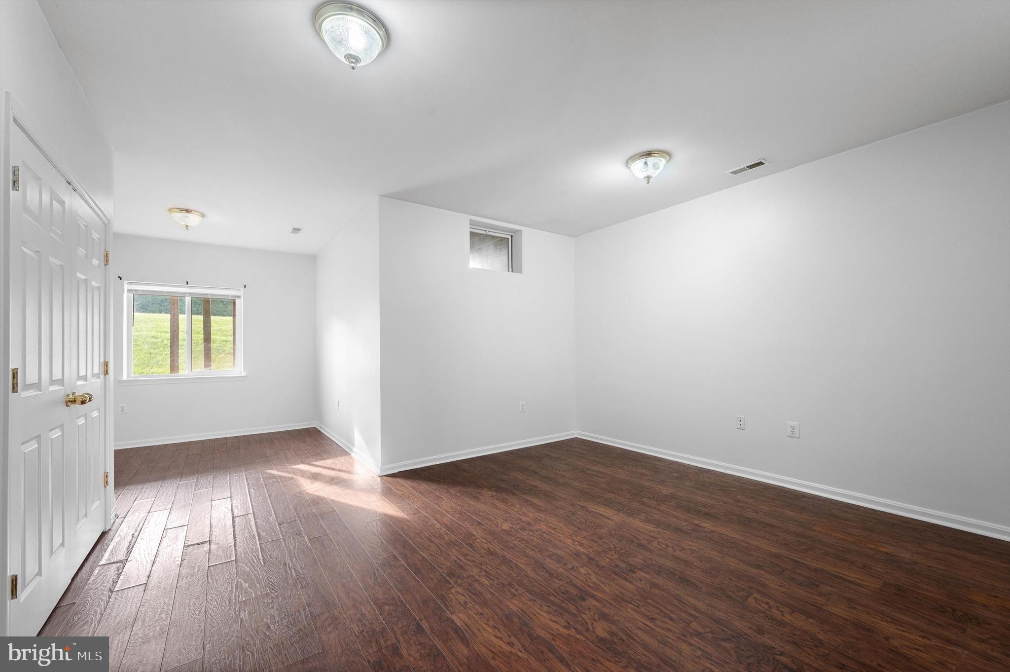 COLONIAL HILLS - Residential