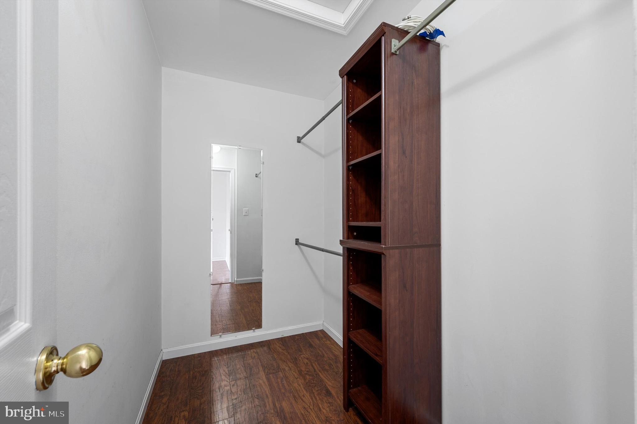 COLONIAL HILLS - Residential