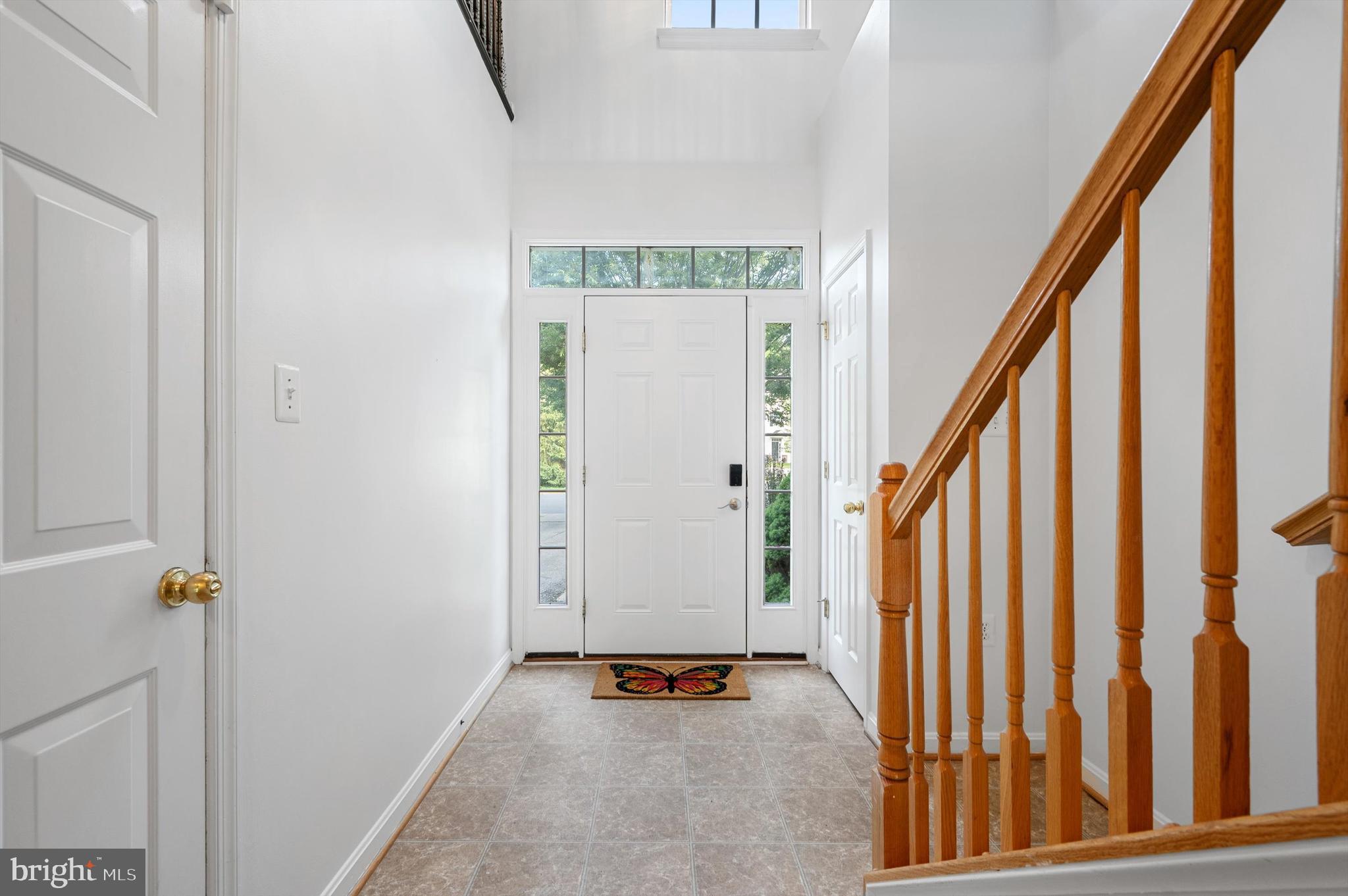 COLONIAL HILLS - Residential