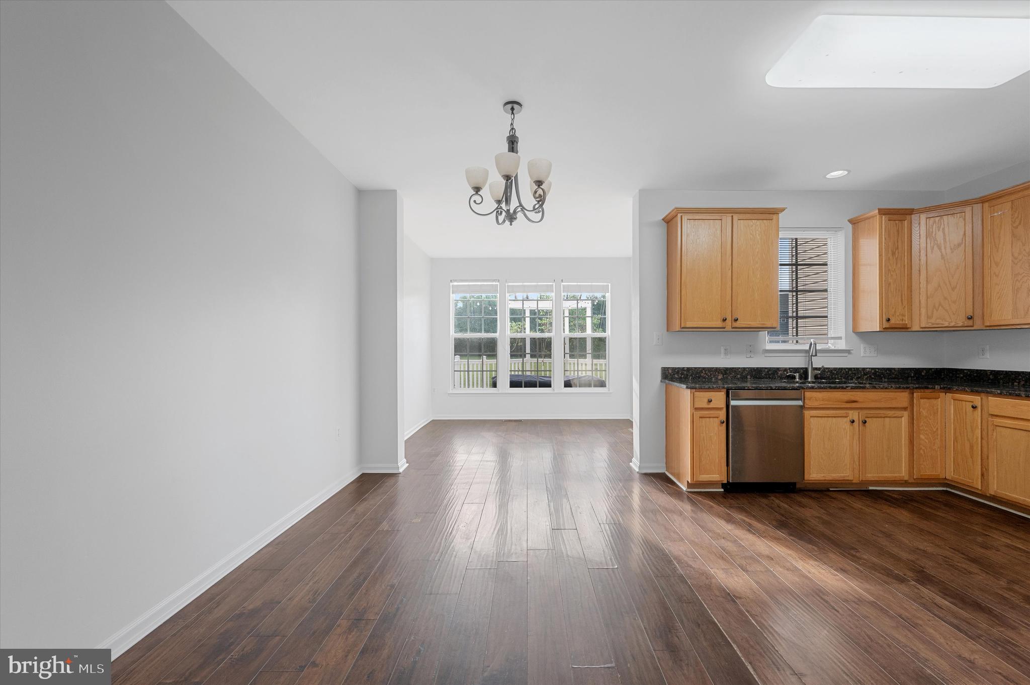 COLONIAL HILLS - Residential