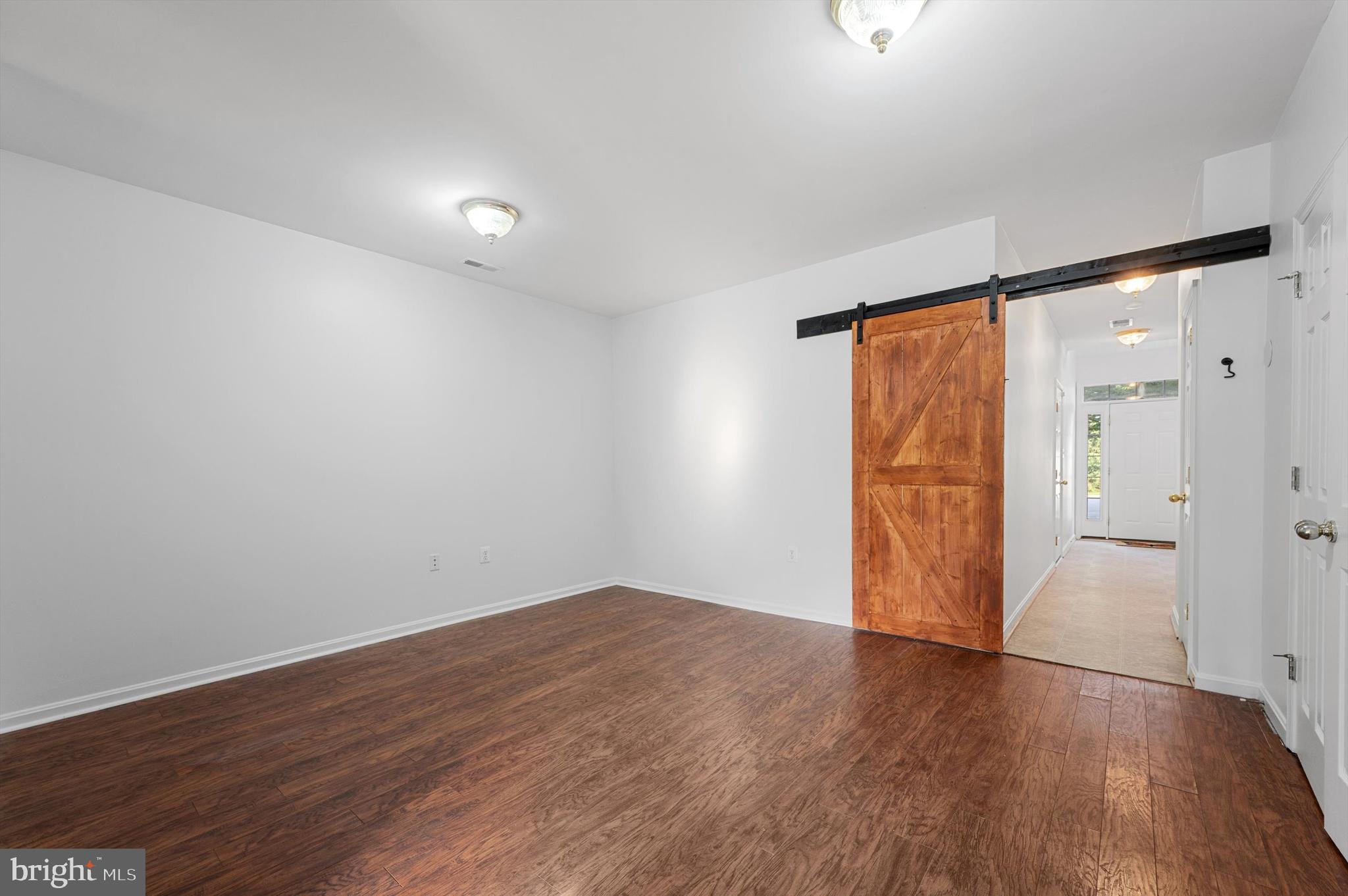 COLONIAL HILLS - Residential