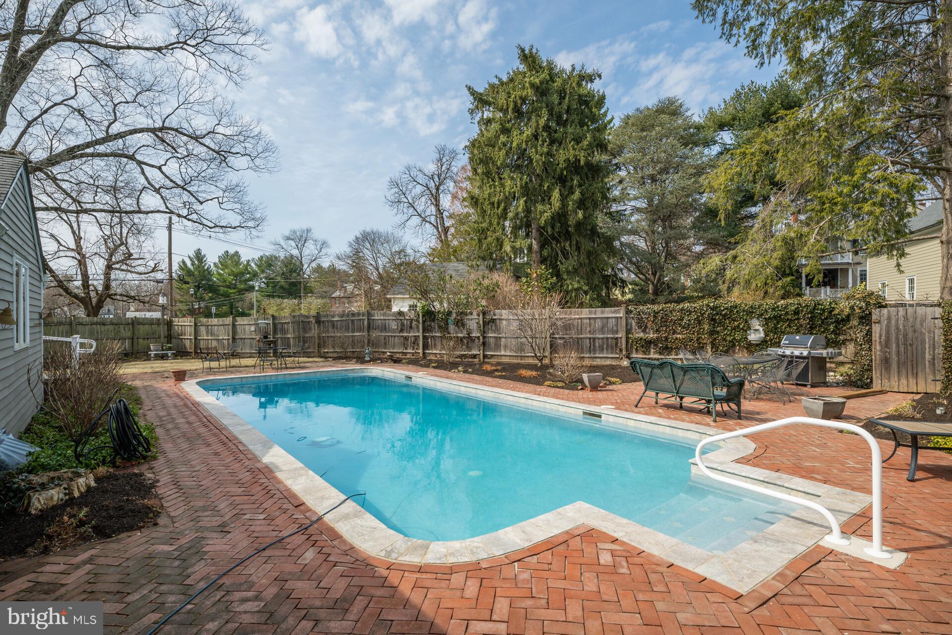 DOYLESTOWN - Residential