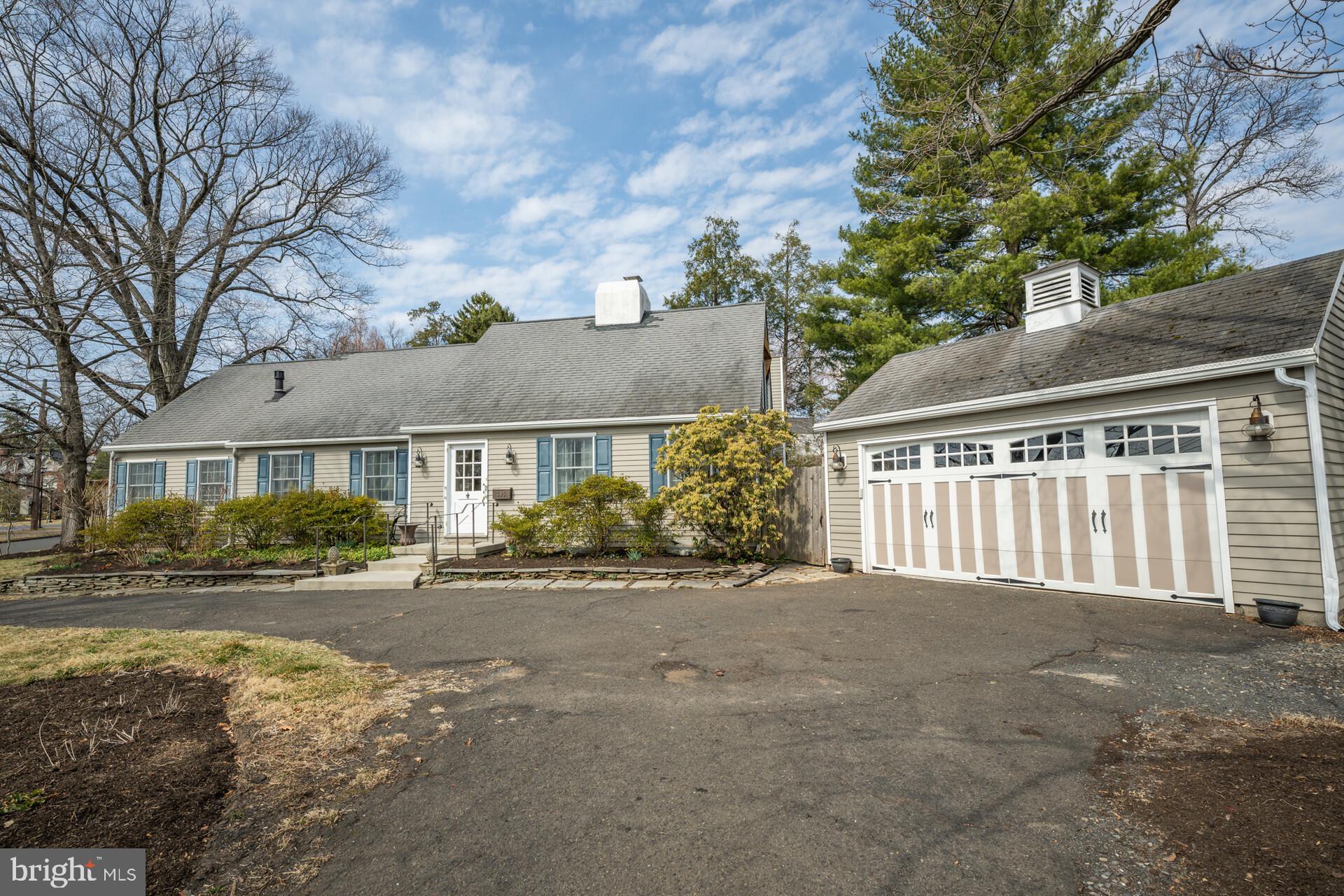 305 LINDEN AVENUE