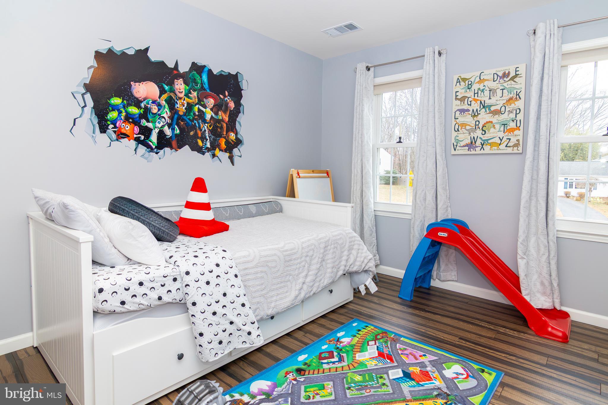 RESTON - Residential