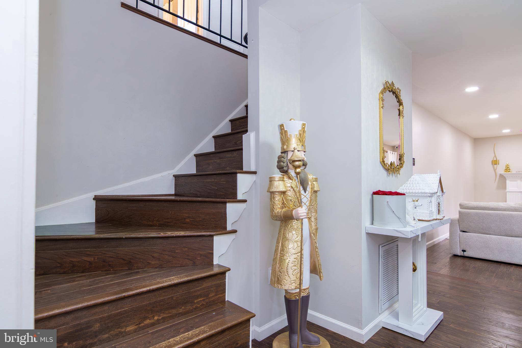 RESTON - Residential