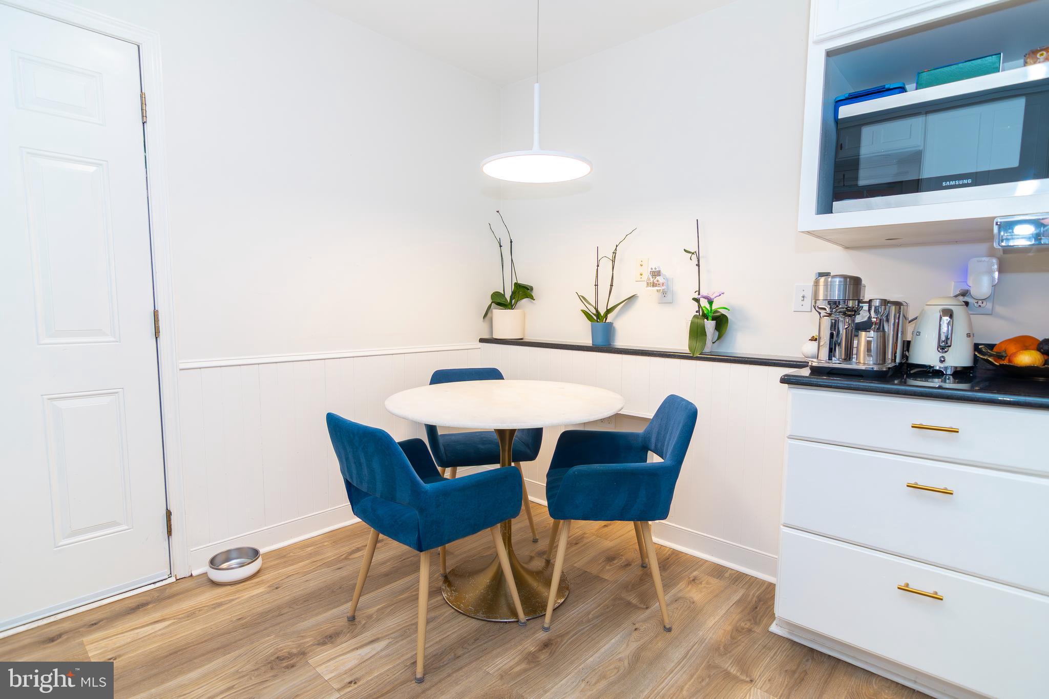 RESTON - Residential