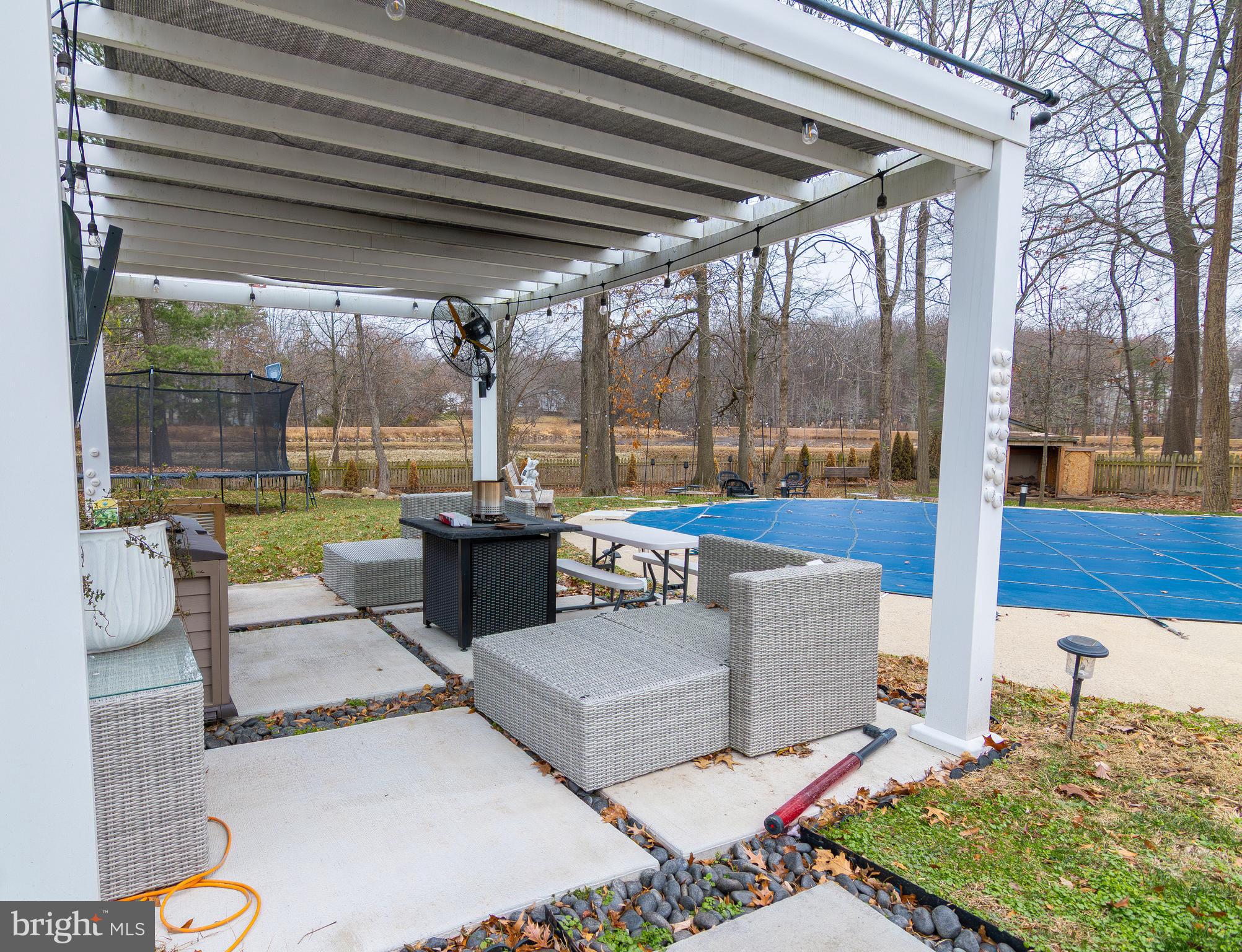 RESTON - Residential