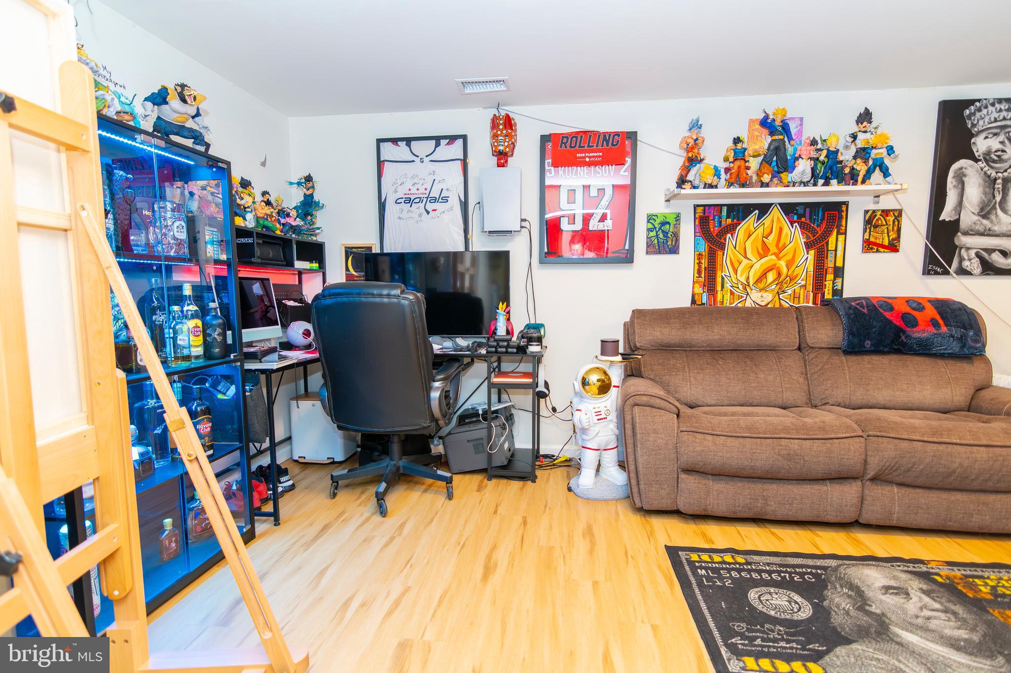 RESTON - Residential